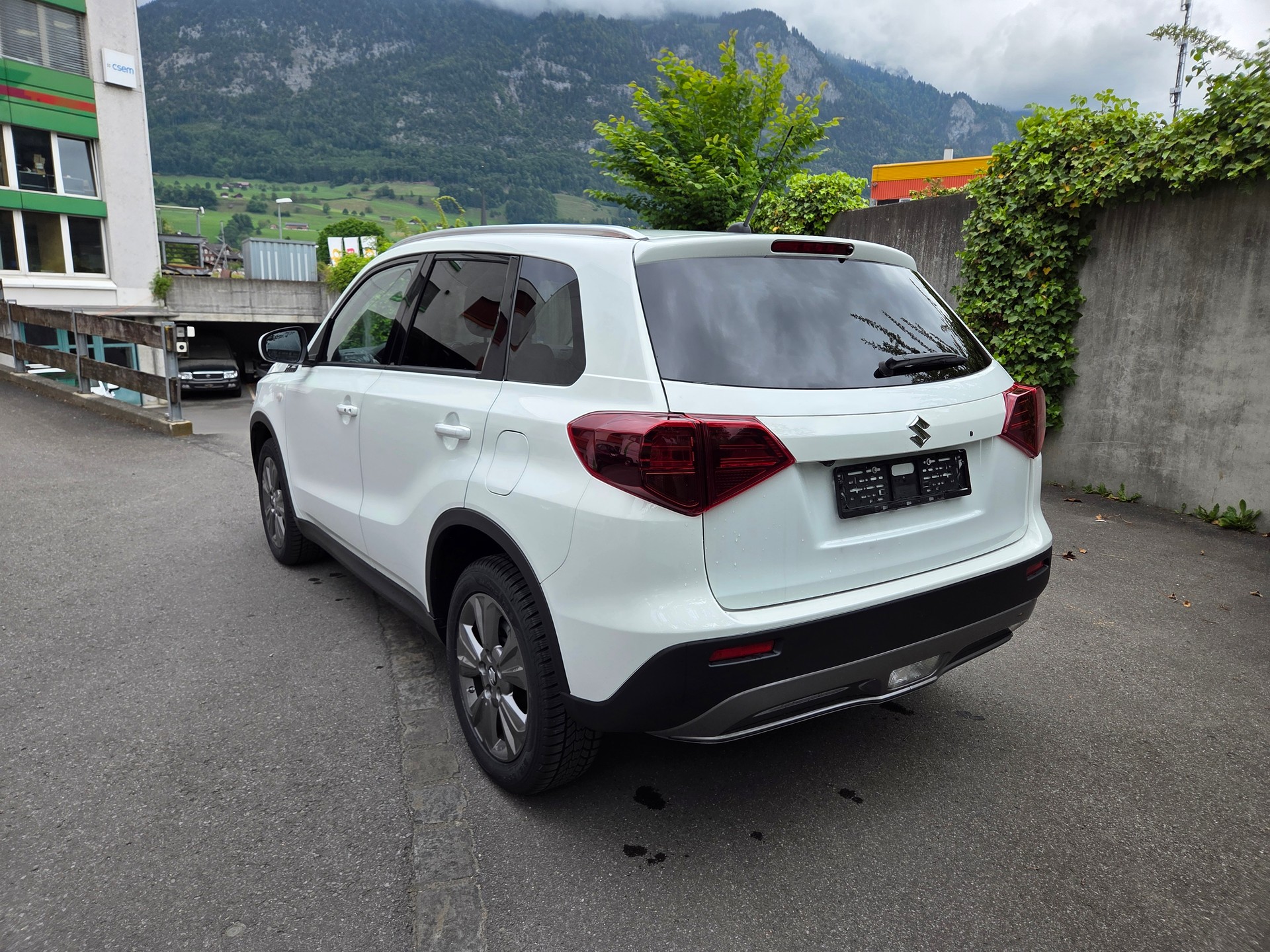 SUZUKI Vitara 1.5 Hybrid Compact Top 4x4 AGS-image-2