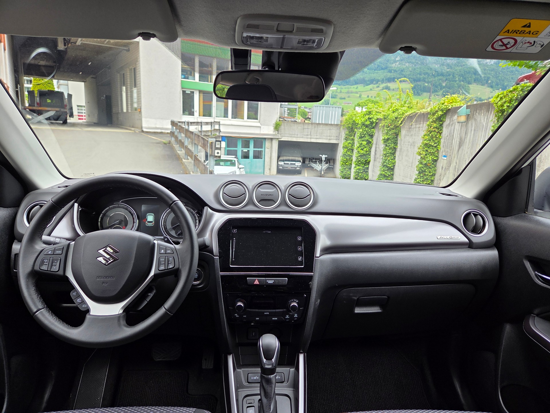 SUZUKI Vitara 1.5 Hybrid Compact Top 4x4 AGS-image-8