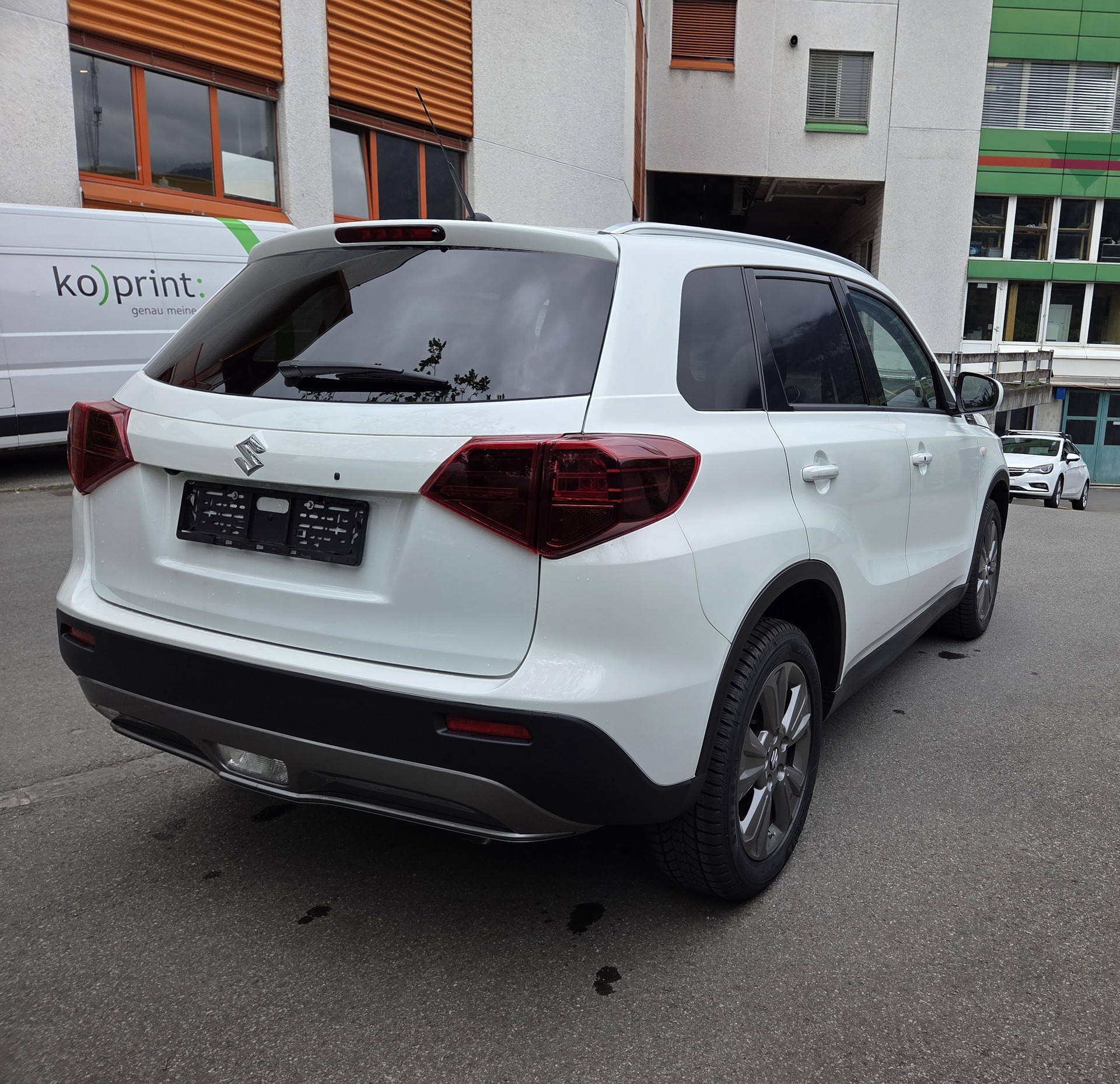SUZUKI Vitara 1.5 Hybrid Compact Top 4x4 AGS-image-3