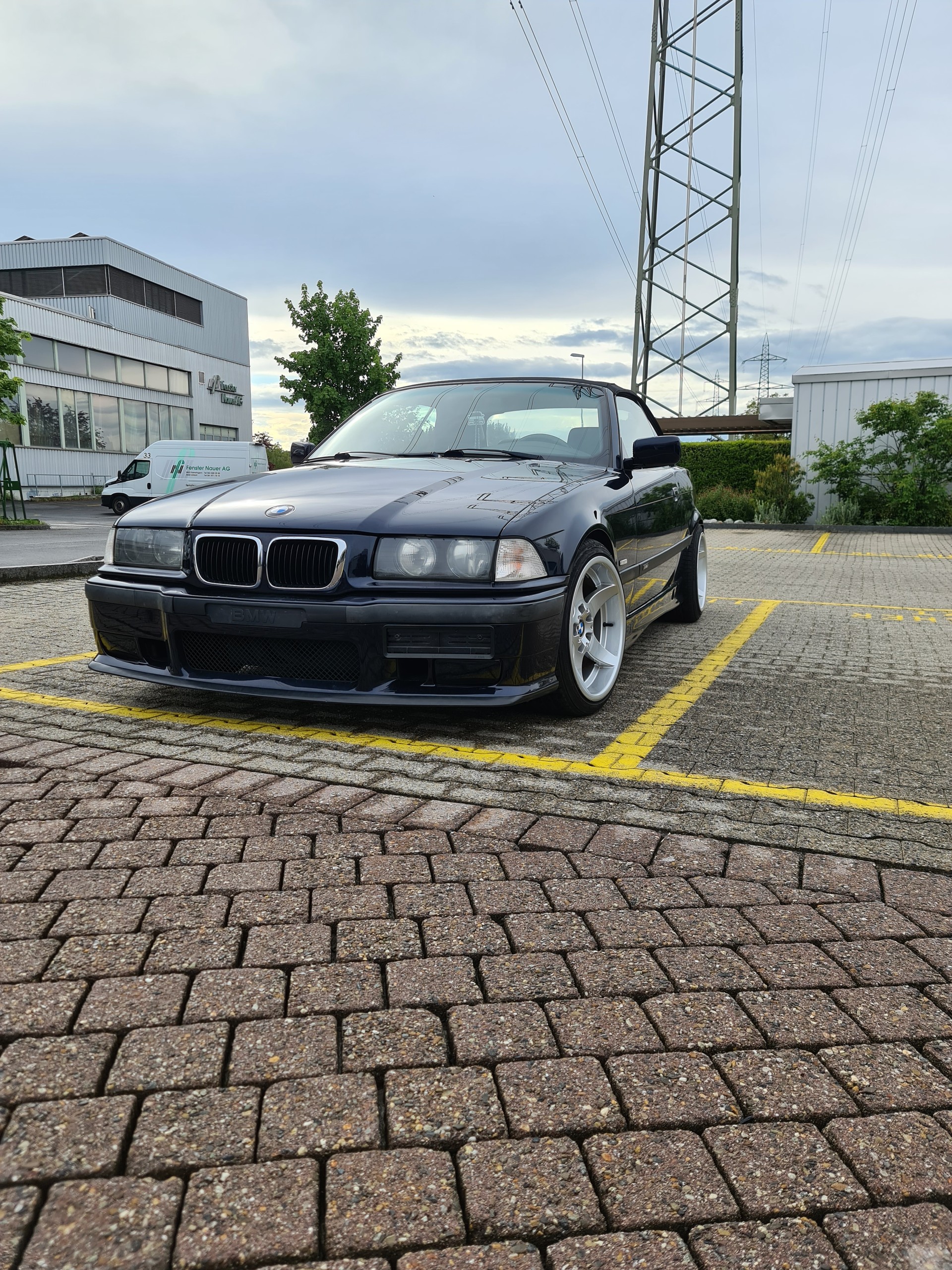 BMW 328i