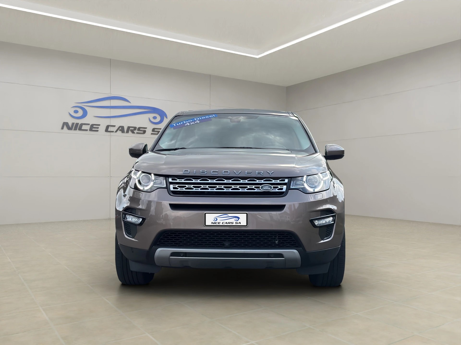 LAND ROVER Discovery Sport 2.0 TD4 HSE Luxury-image-4