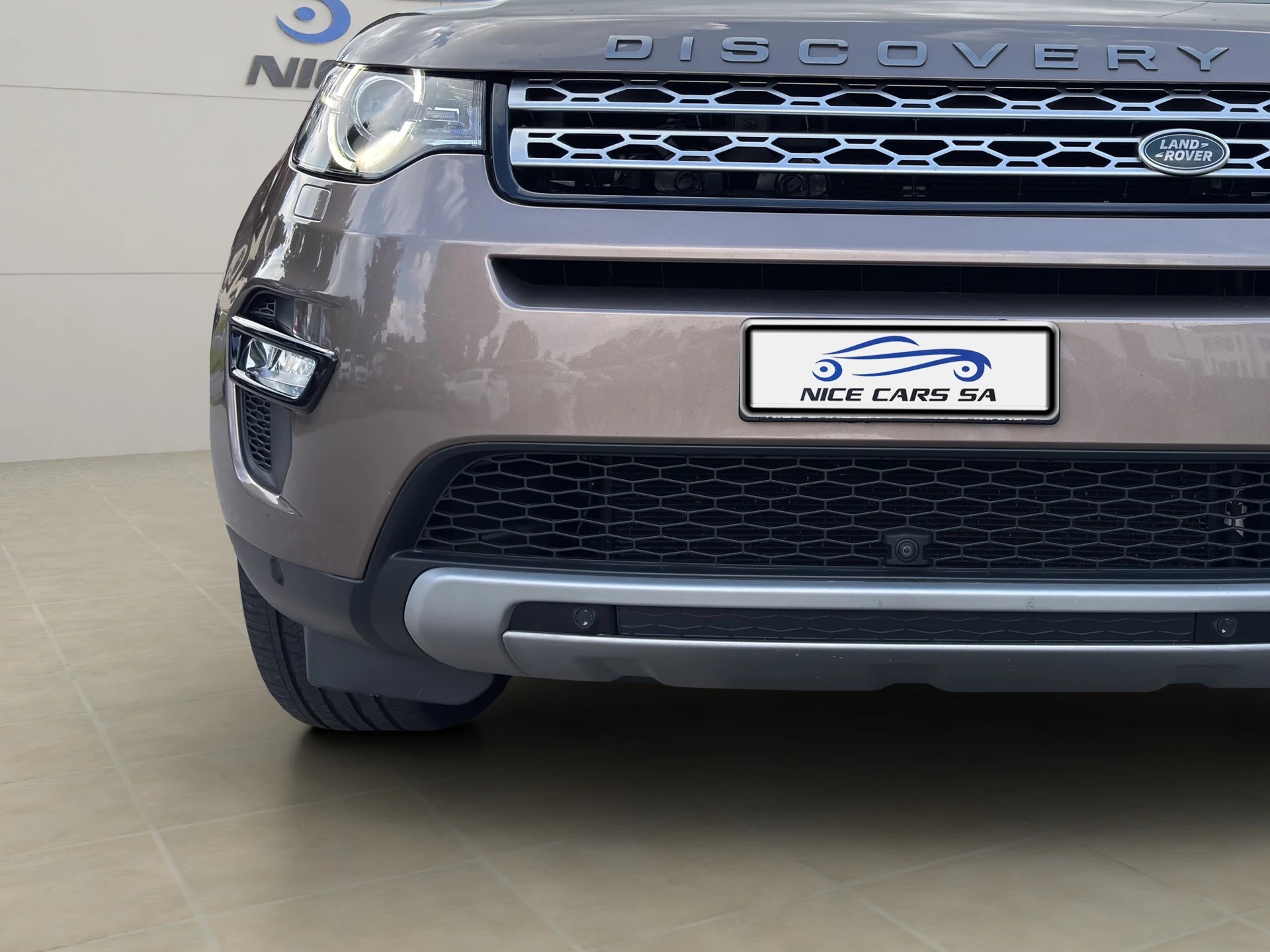 LAND ROVER Discovery Sport 2.0 TD4 HSE Luxury-image-5