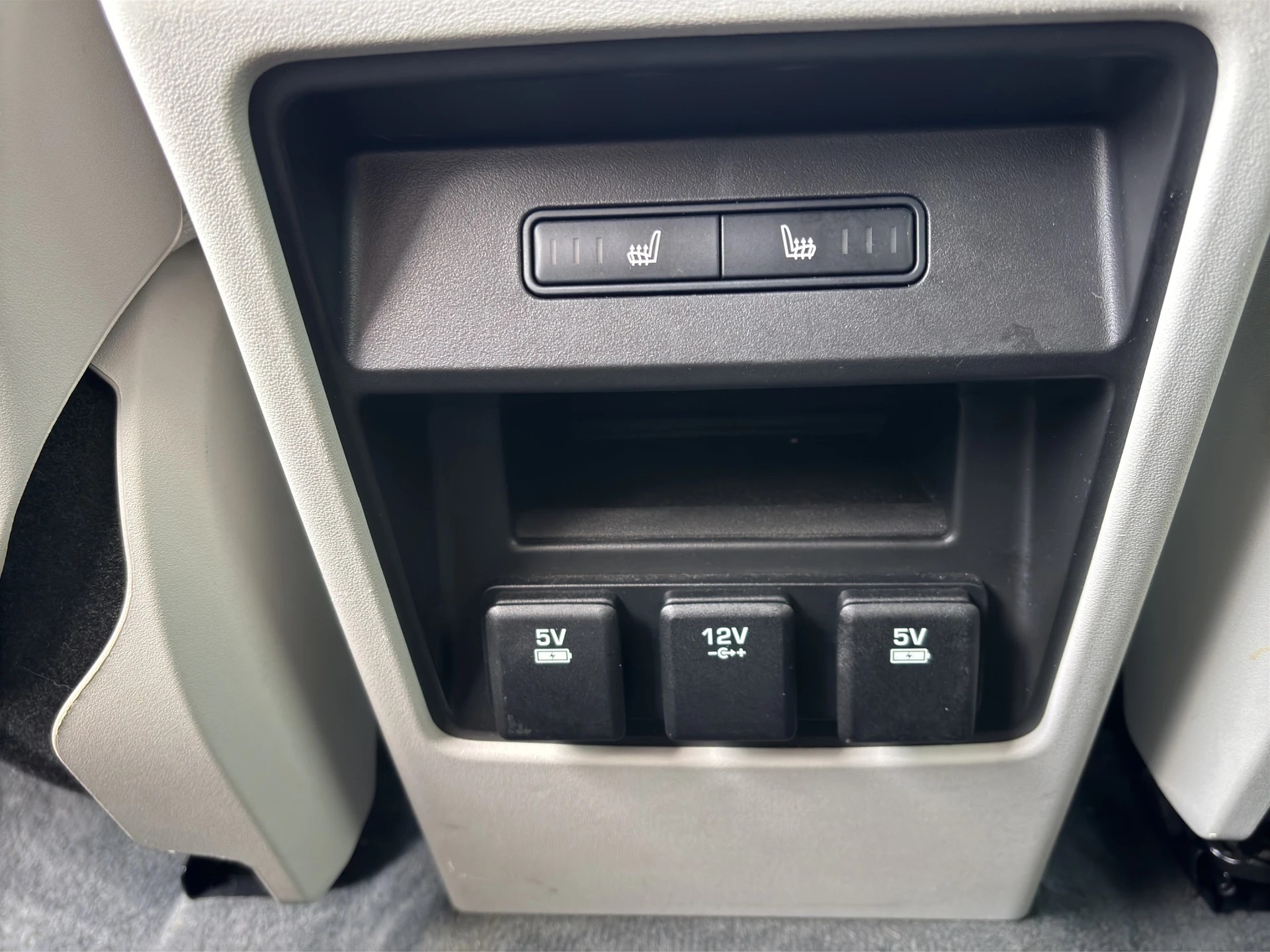LAND ROVER Discovery Sport 2.0 TD4 HSE Luxury-image-15