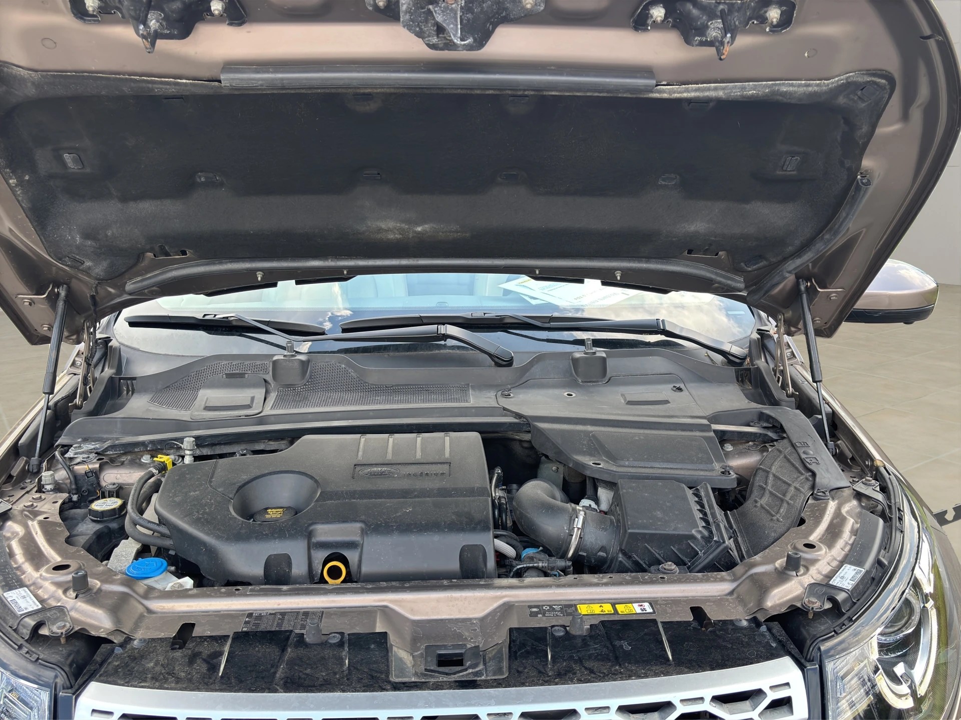 LAND ROVER Discovery Sport 2.0 TD4 HSE Luxury-image-29