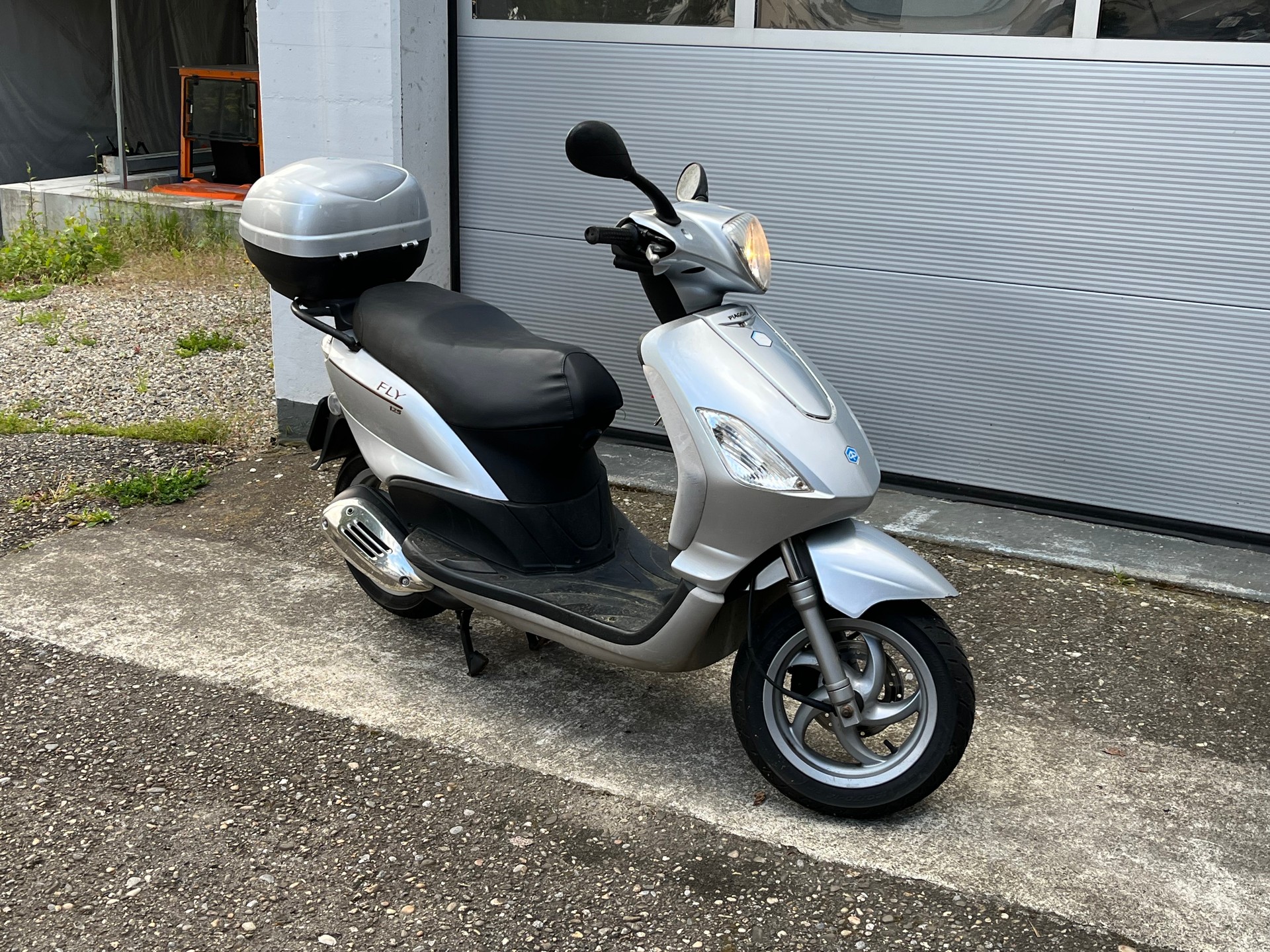 PIAGGIO Fly 125 4-T-showroom-element-1