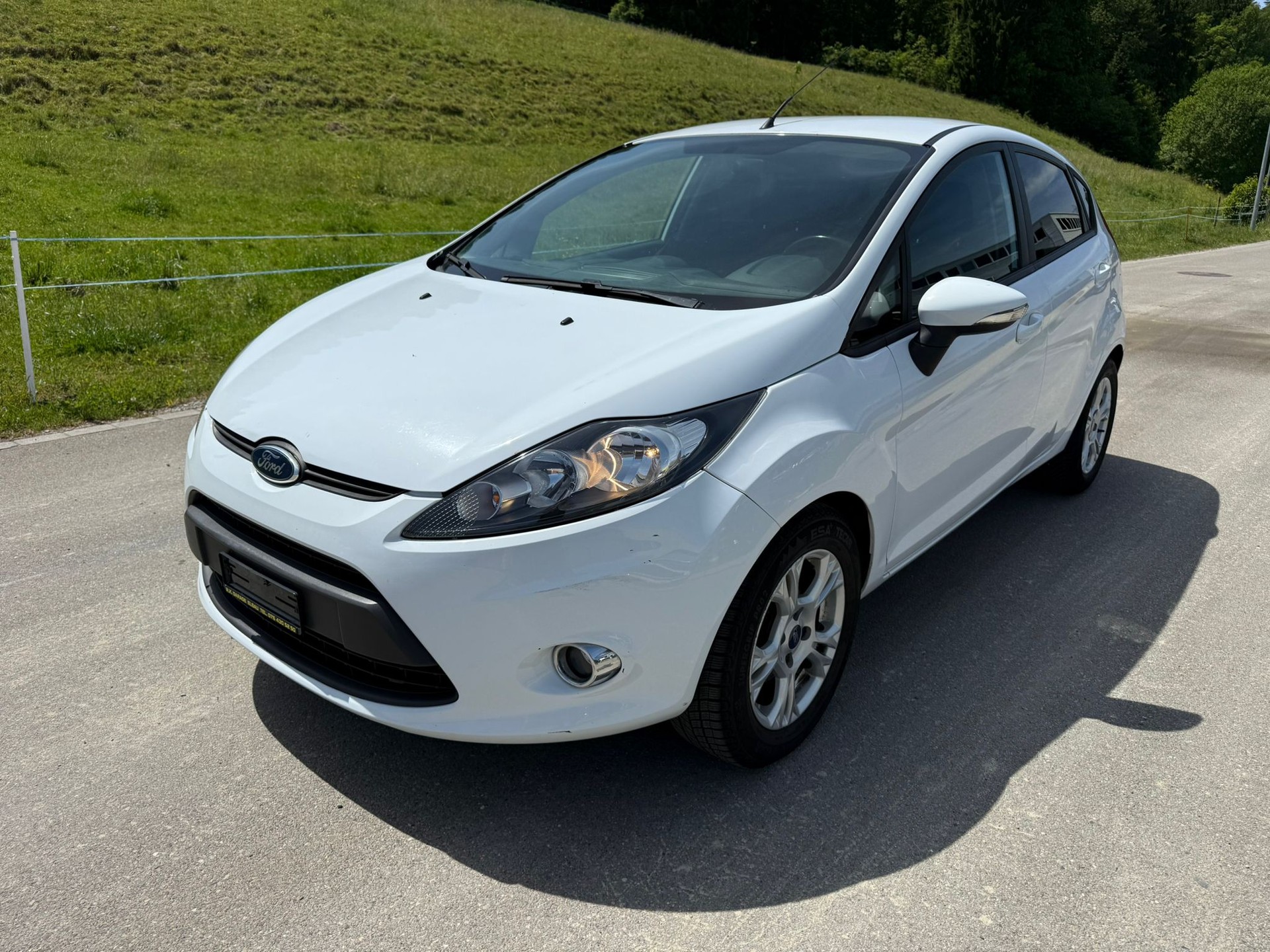 FORD Fiesta 1.4 16V Trend-image-2