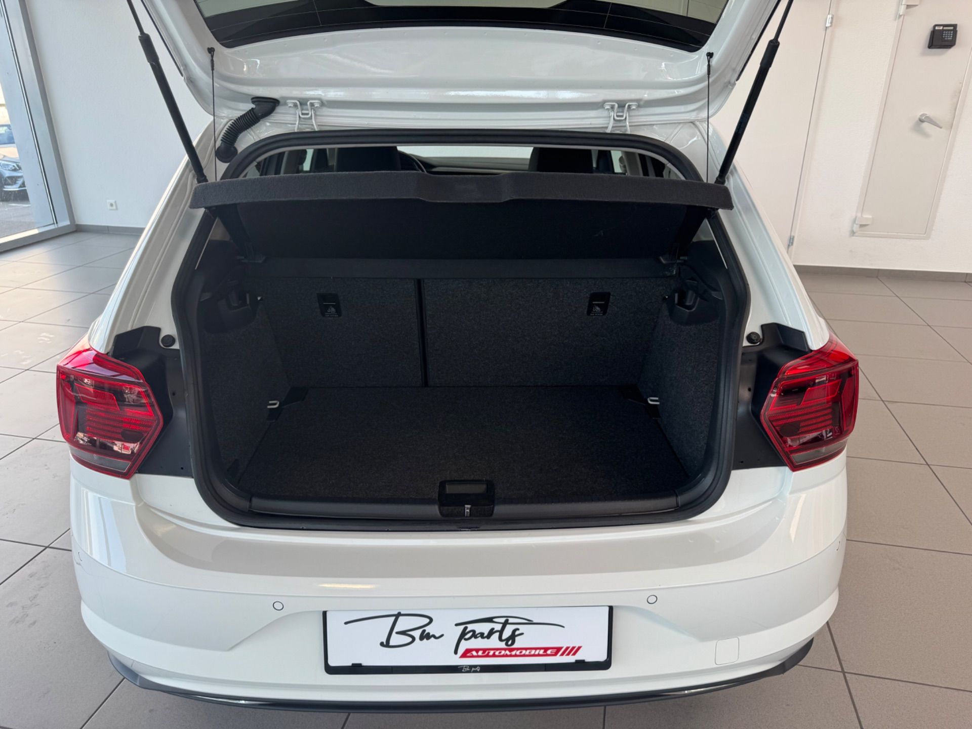 VW Polo 1.0 TSI BMT R-Line Highline DSG-image-22