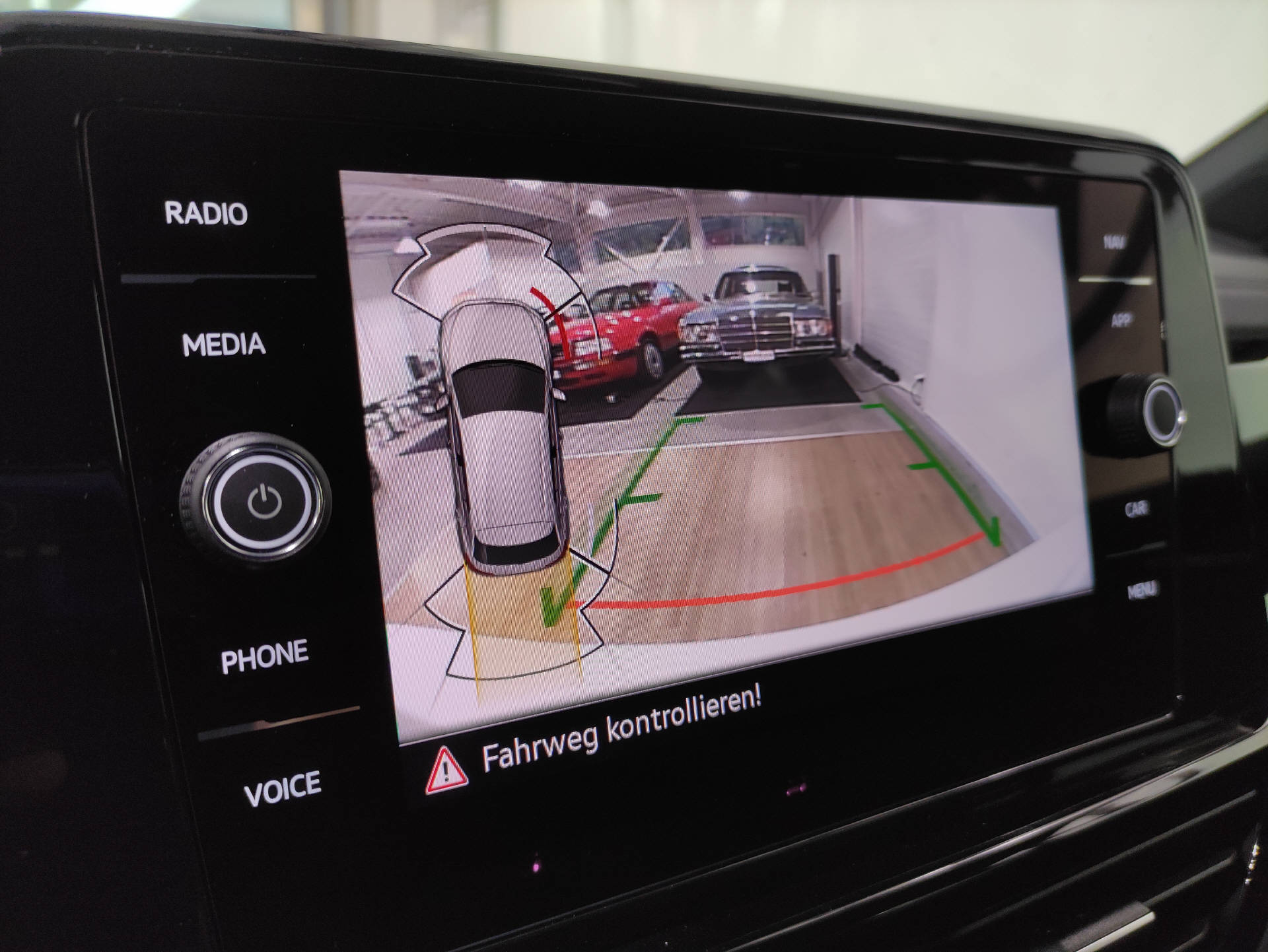 VW T-Roc 2.0 TSI R-Line Black-Style DSG 4motion-image-9
