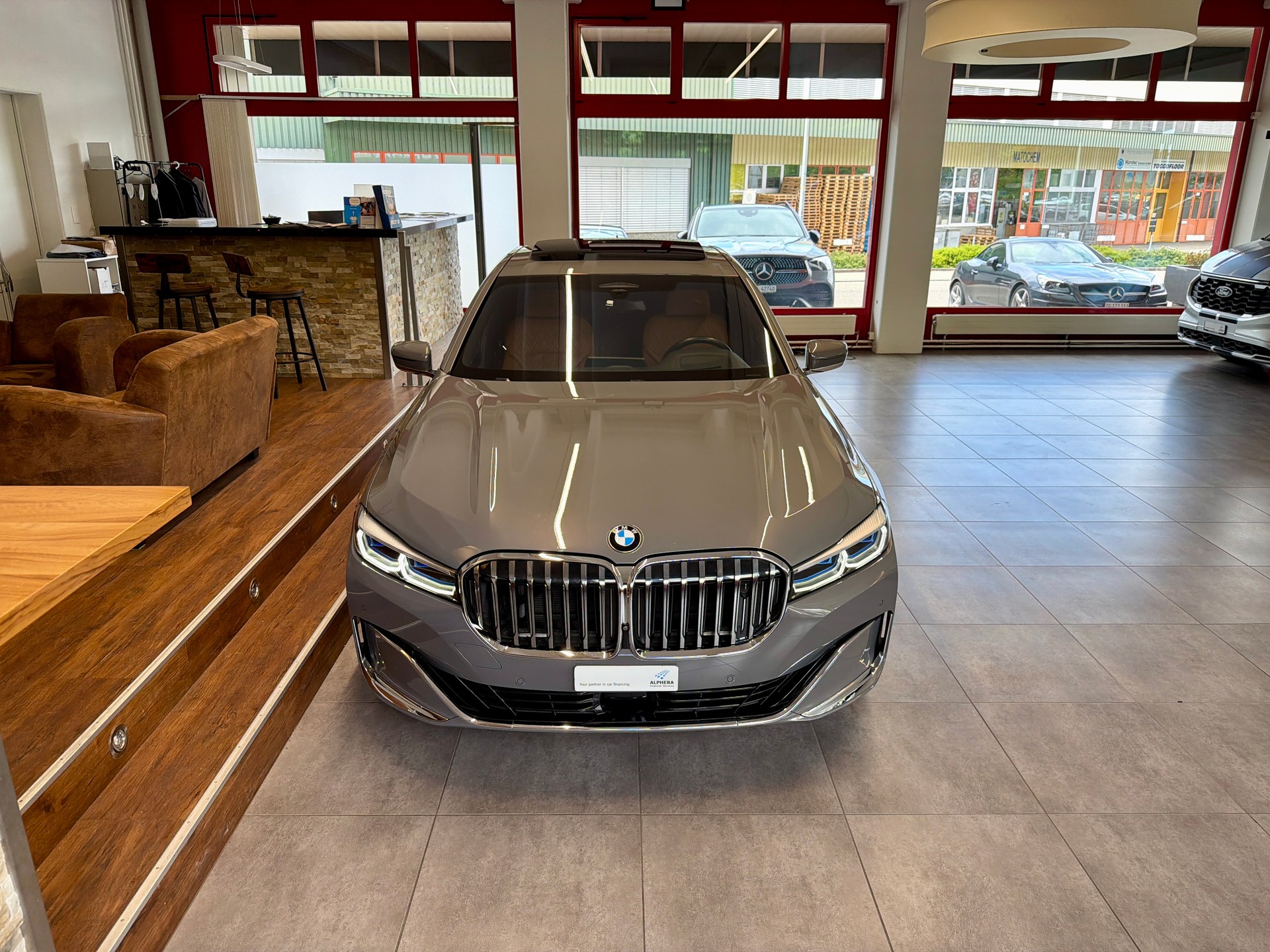 BMW 750i xDrive Steptronic-image-8
