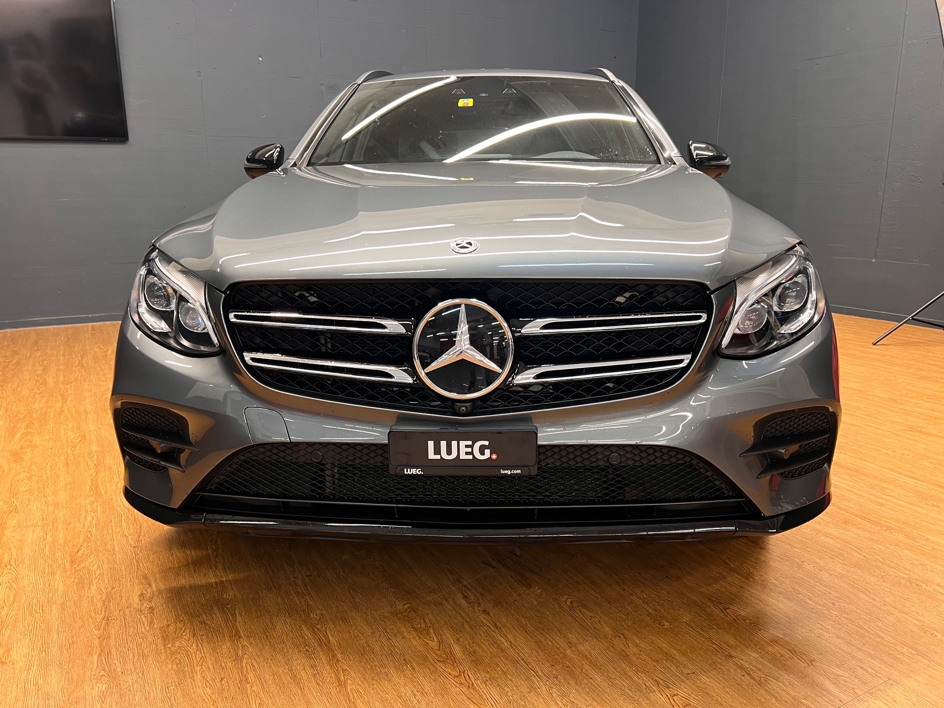 MERCEDES-BENZ GLC 300 4Matic AMG Line 9G-Tronic-image-6