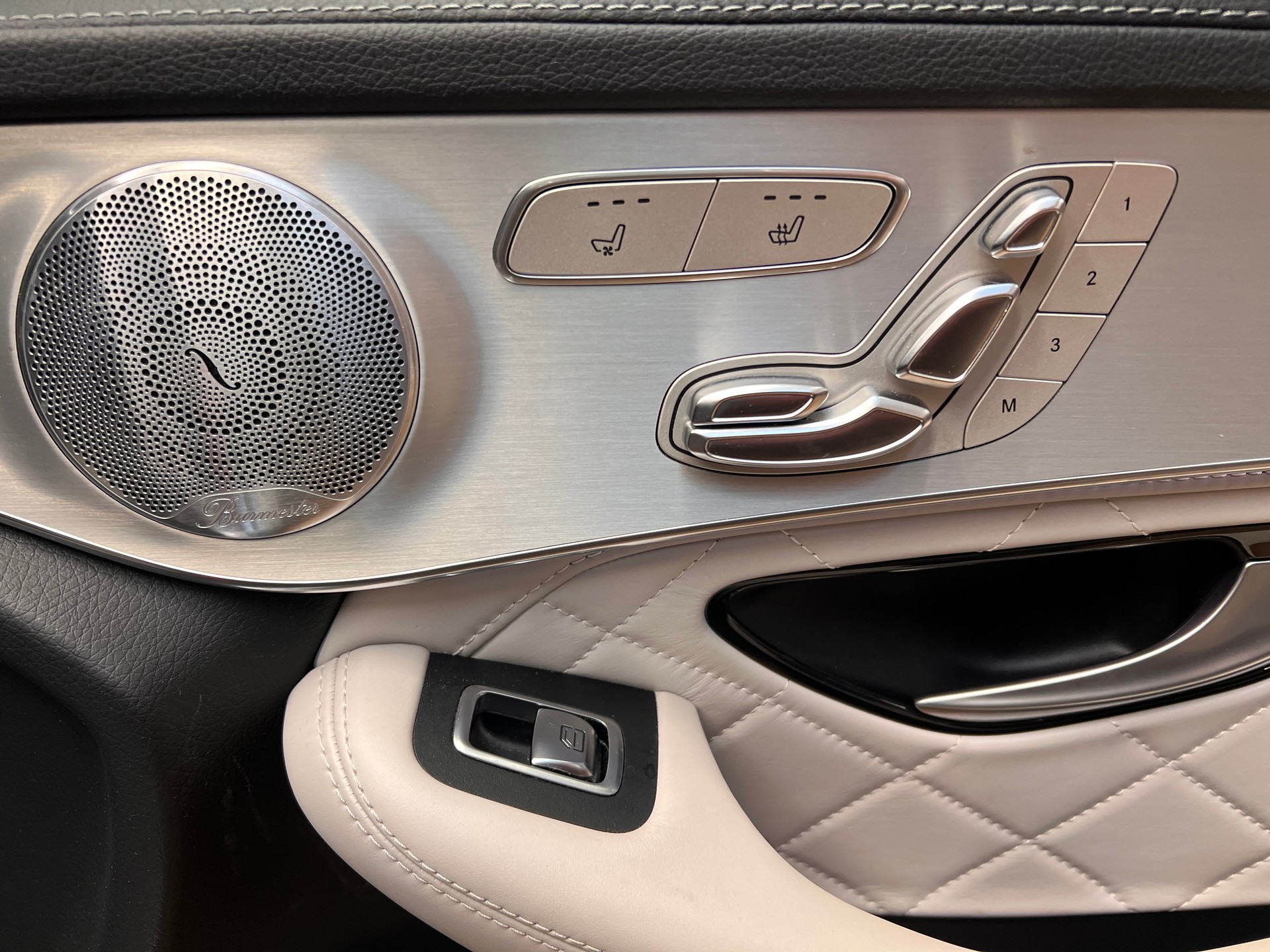 MERCEDES-BENZ GLC 300 4Matic AMG Line 9G-Tronic-image-11