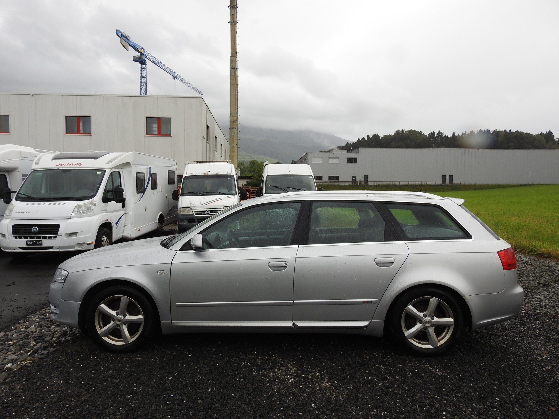 AUDI A4 Avant 2.0 TDI quattro-showroom-element-2