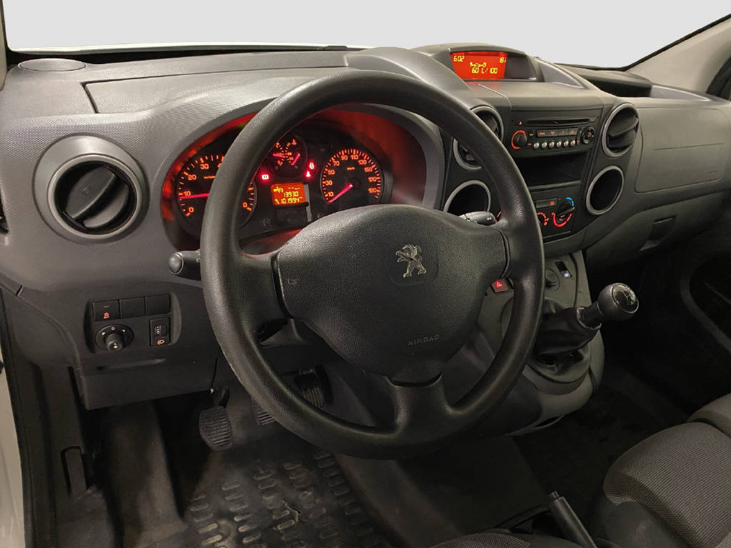 PEUGEOT Partner Kaw. L1 1.6 BlueHDI 100 PS Active-image-9