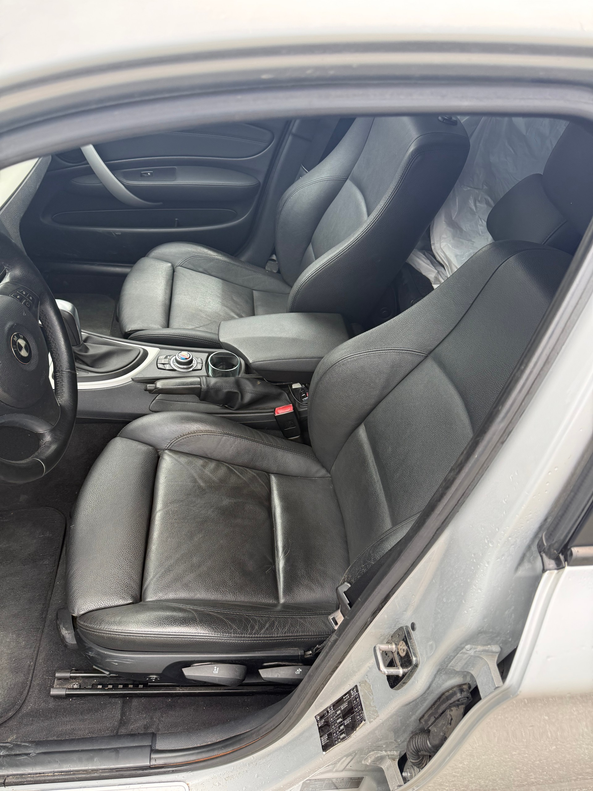 BMW 120i Dynamic Edition-image-6
