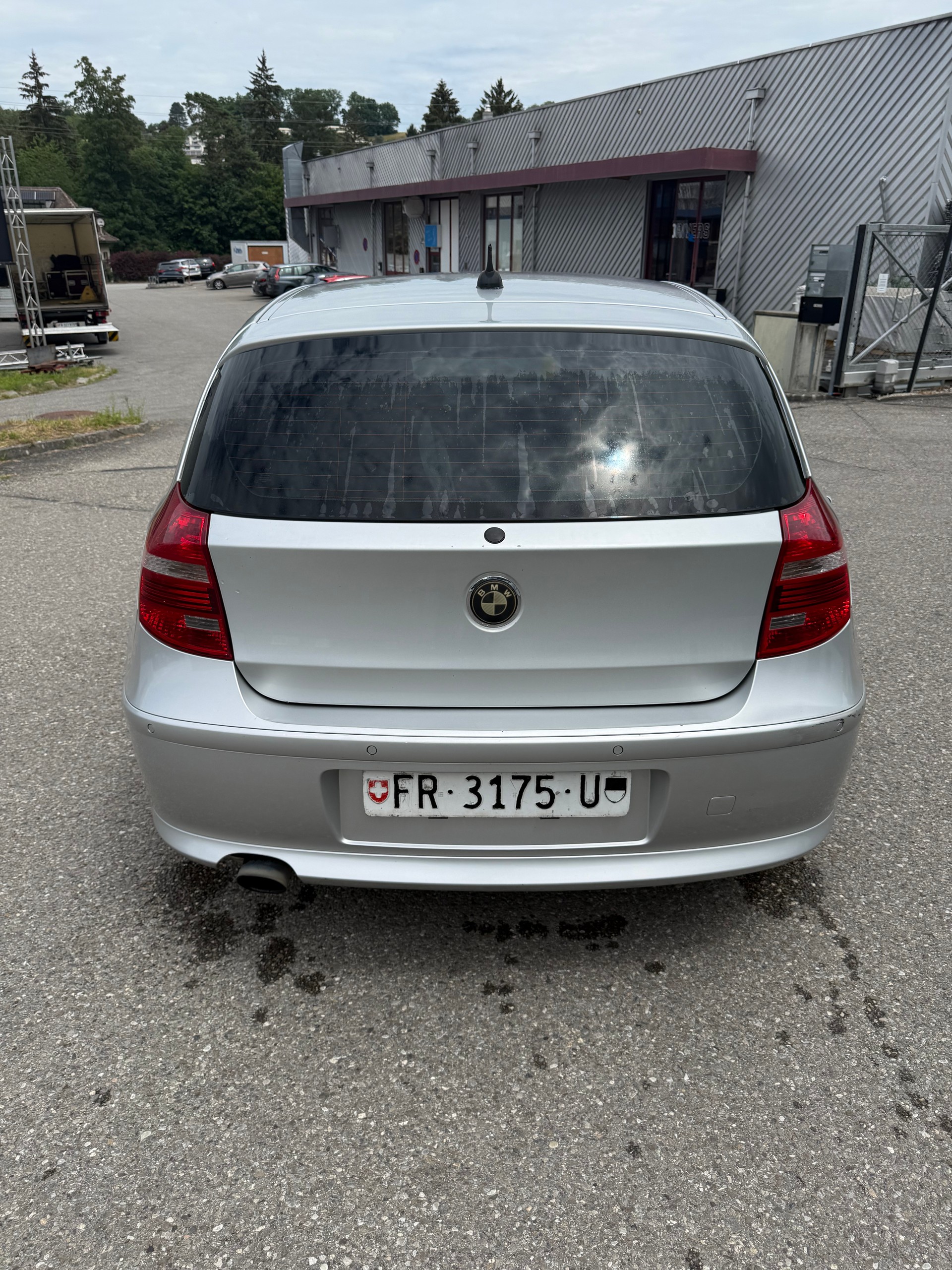 BMW 120i Dynamic Edition-image-4