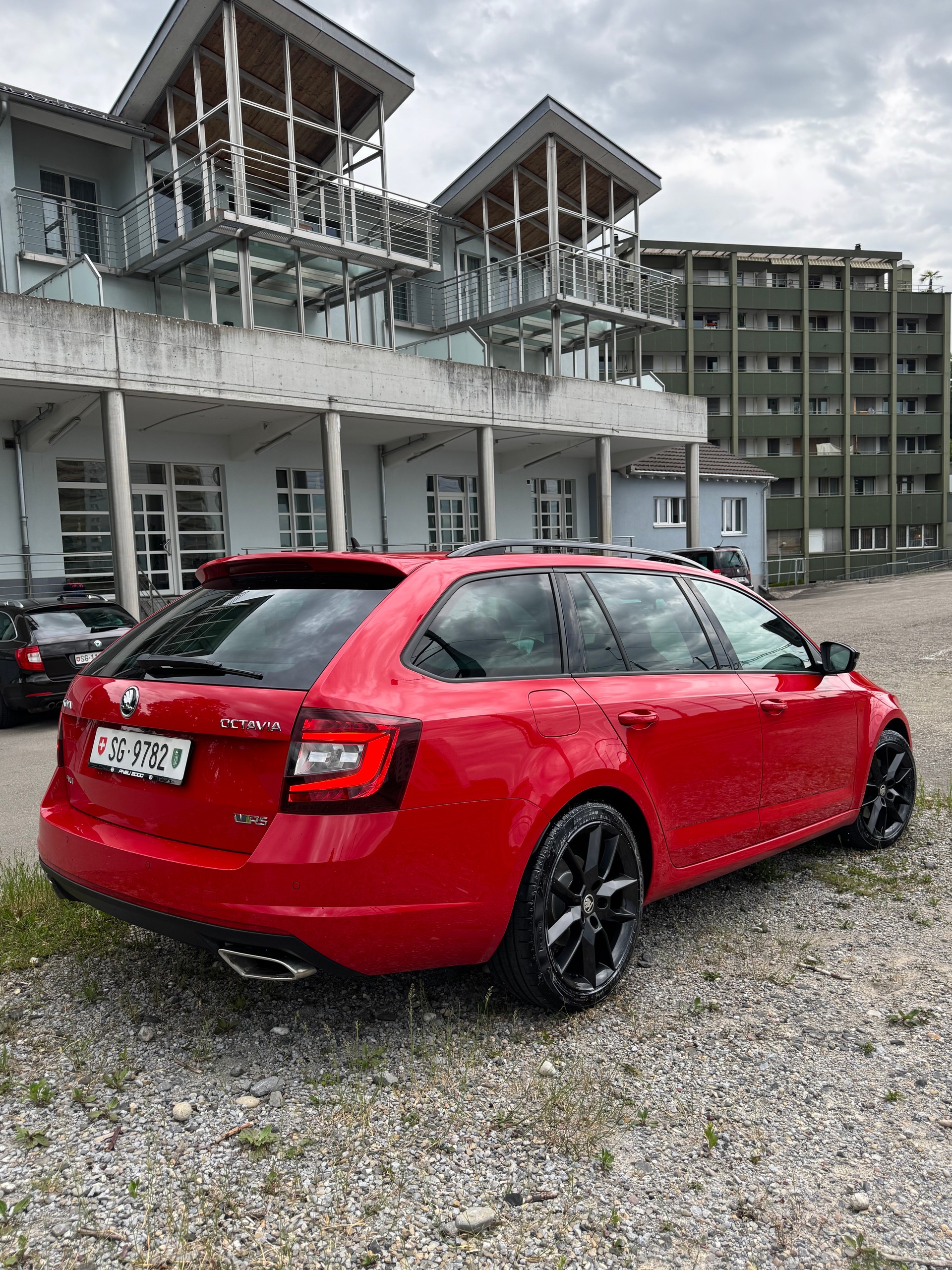 SKODA Octavia Combi 2.0 TDI RS 4x4 DSG-image-2