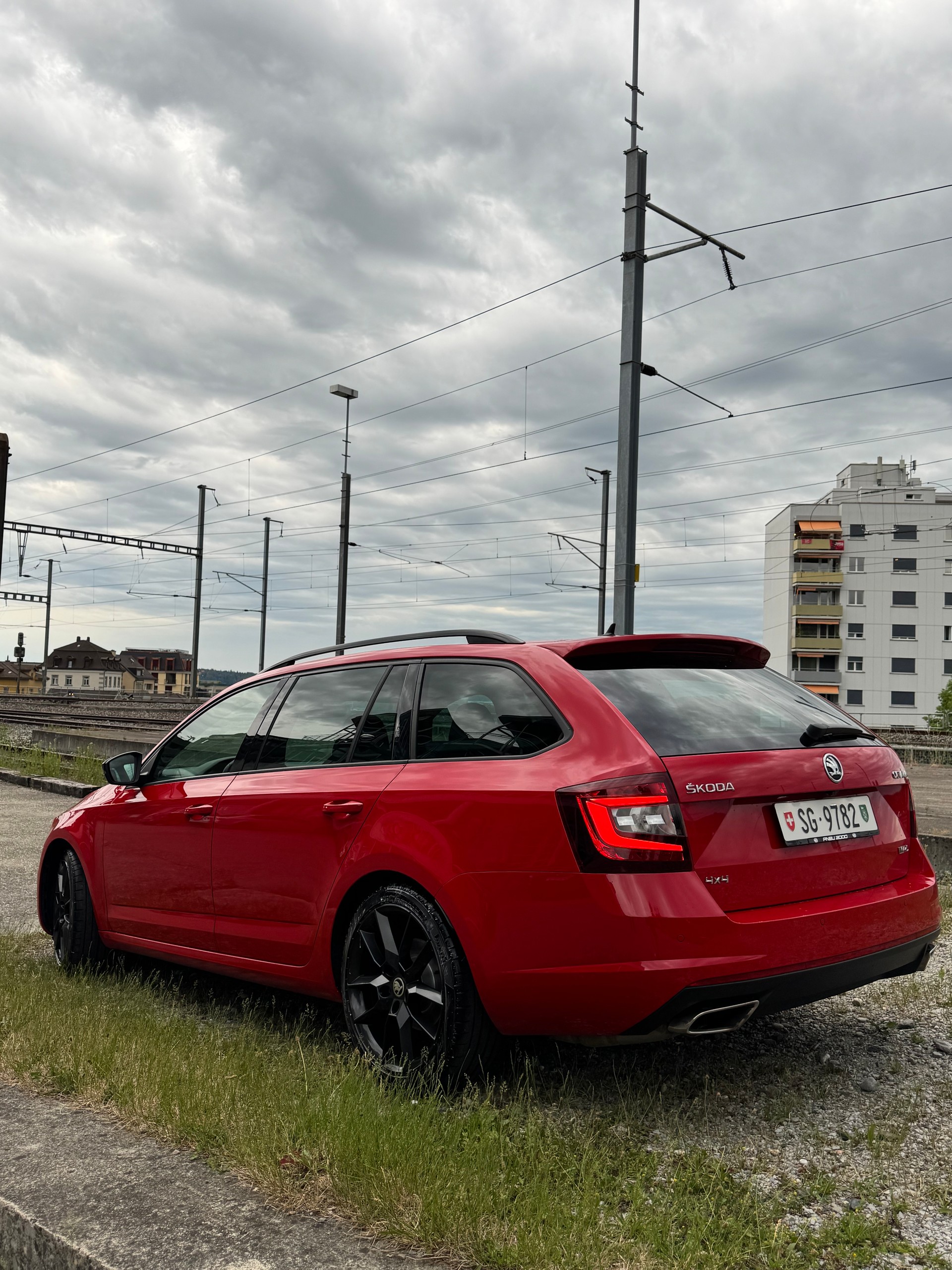 SKODA Octavia Combi 2.0 TDI RS 4x4 DSG-image-1