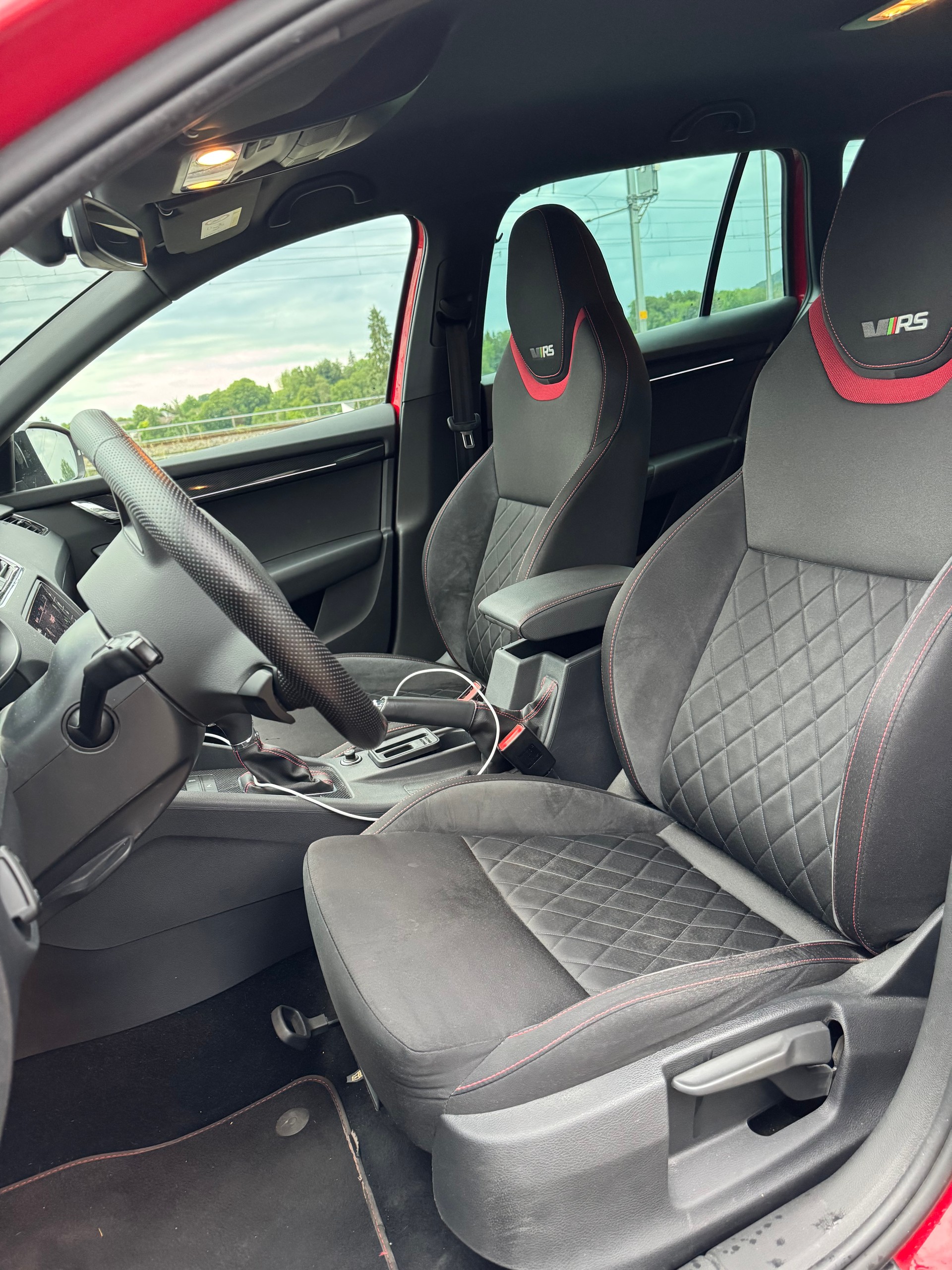 SKODA Octavia Combi 2.0 TDI RS 4x4 DSG-image-3