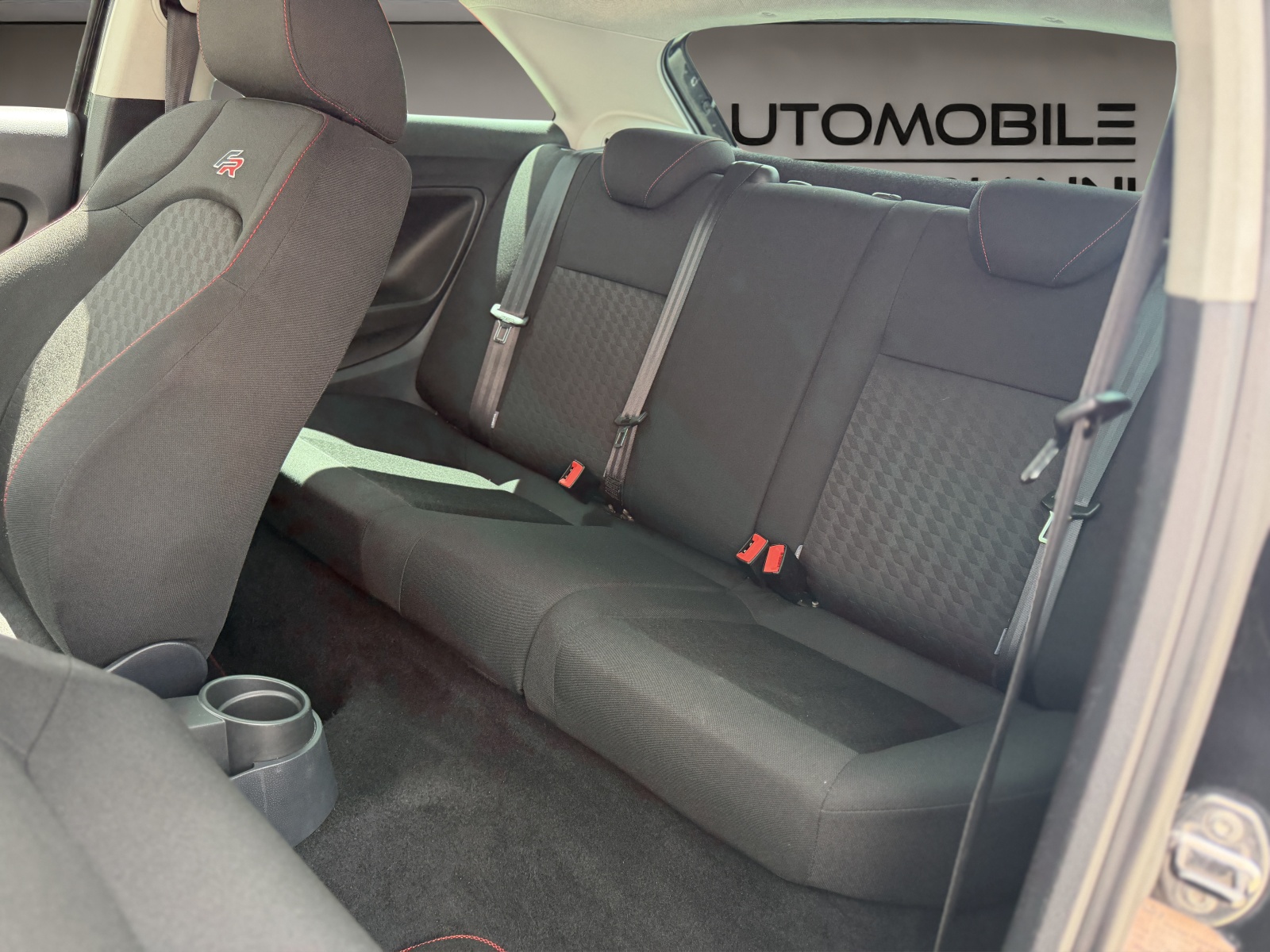 SEAT Ibiza SC 1.4 TSI FR DSG-image-11
