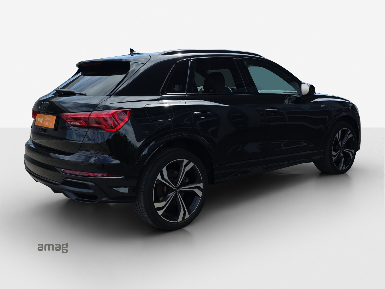 AUDI Q3 45 TFSI e S line Attraction S-tronic-image-5
