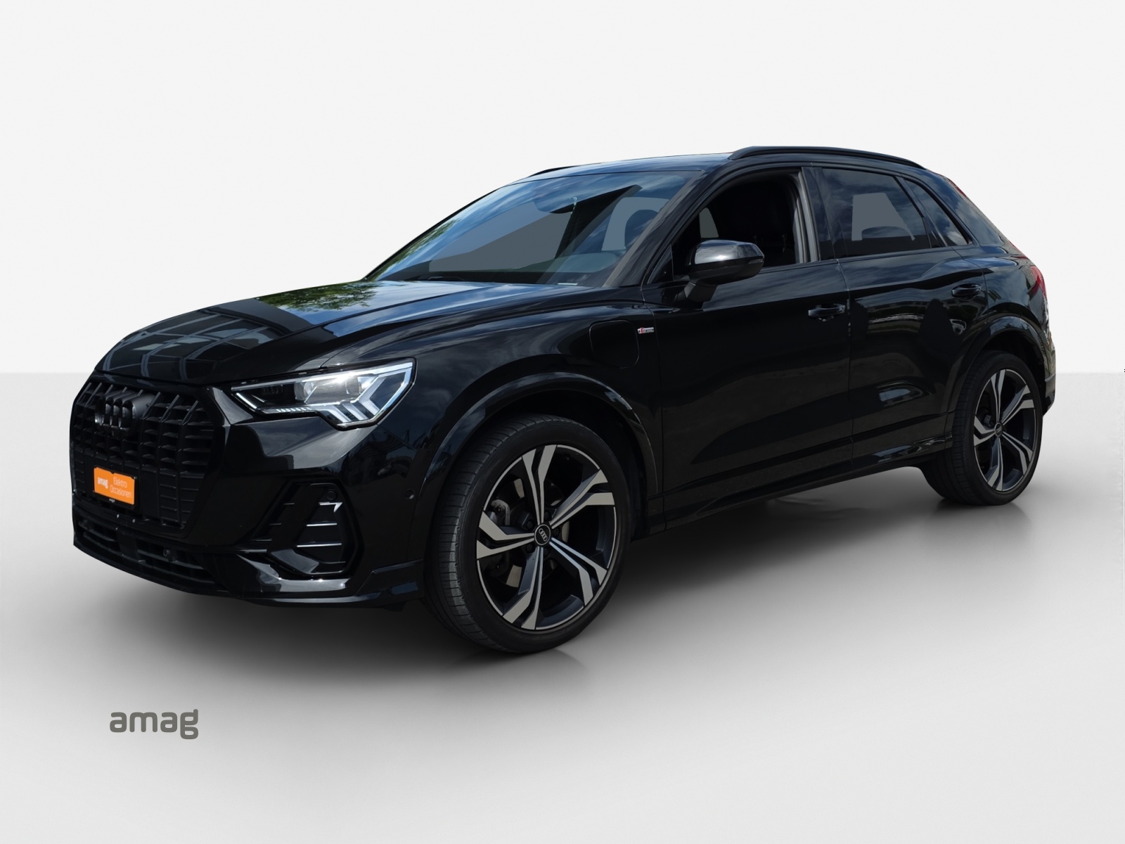 AUDI Q3 45 TFSI e S line Attraction S-tronic-image-0