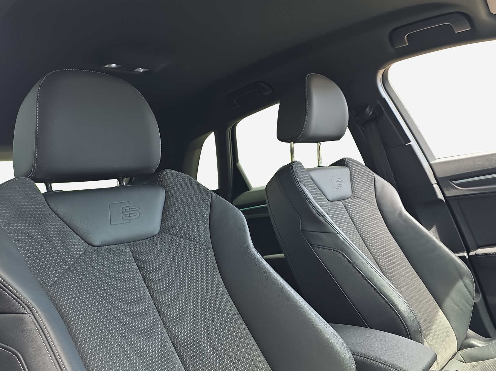 AUDI Q3 45 TFSI e S line Attraction S-tronic-image-15