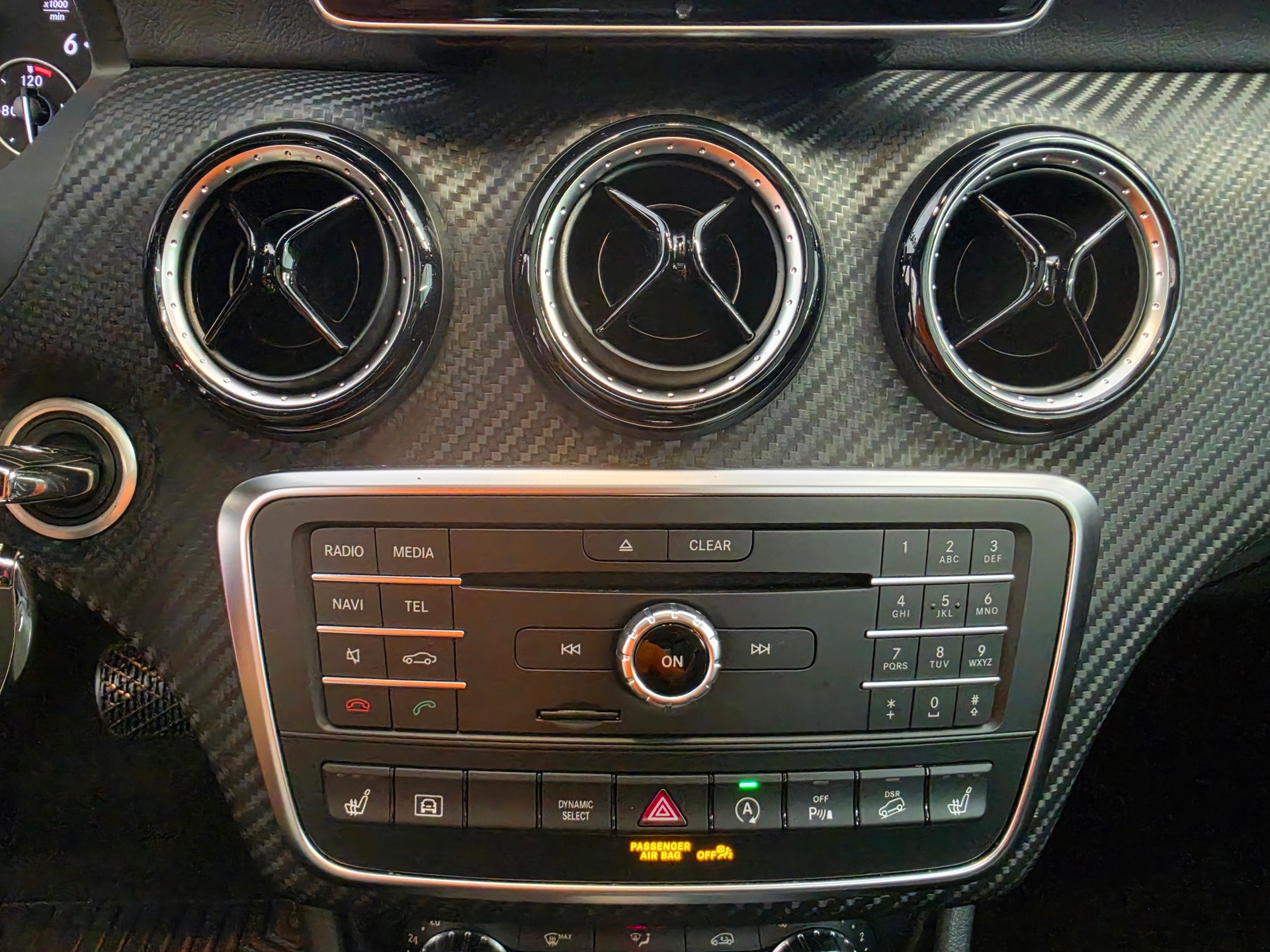 MERCEDES-BENZ GLA 200 CDI Swiss Star Edition 4Matic 7G-DCT-image-9