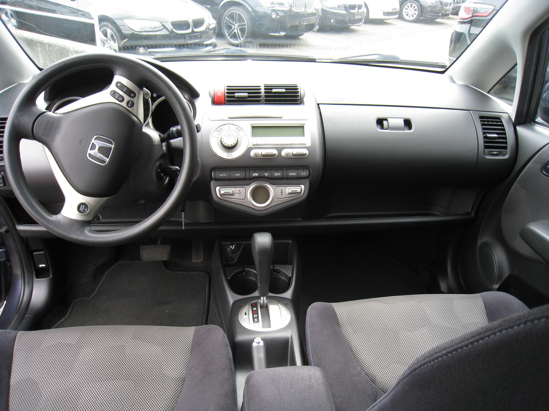 HONDA Jazz 1.4i ES-image-1