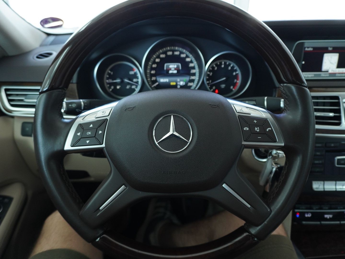 MERCEDES-BENZ E 300 Elégance 4Matic 7G-Tronic-image-10