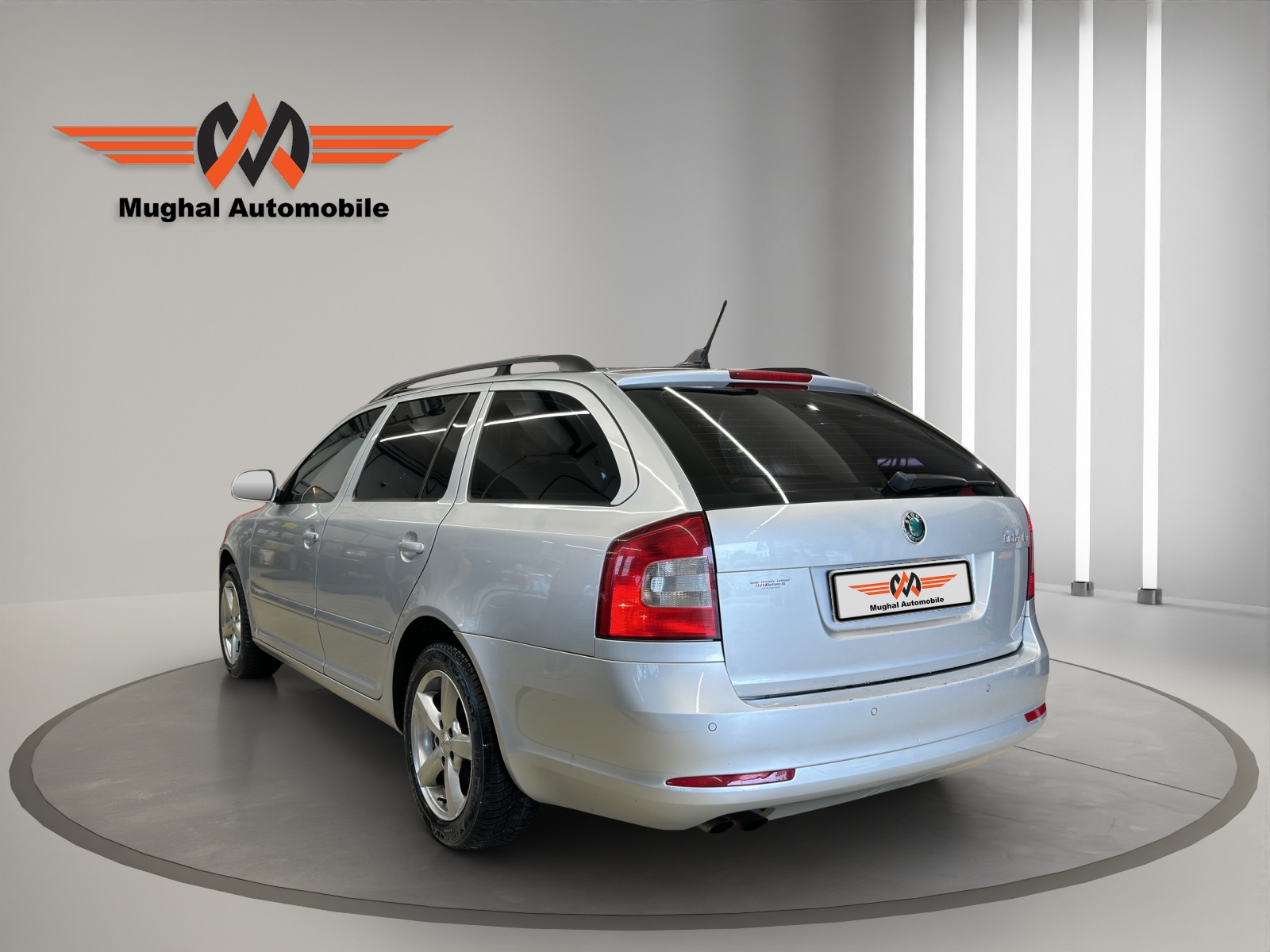 SKODA Octavia Combi 1.4 TSI Ambiente DSG-image-2