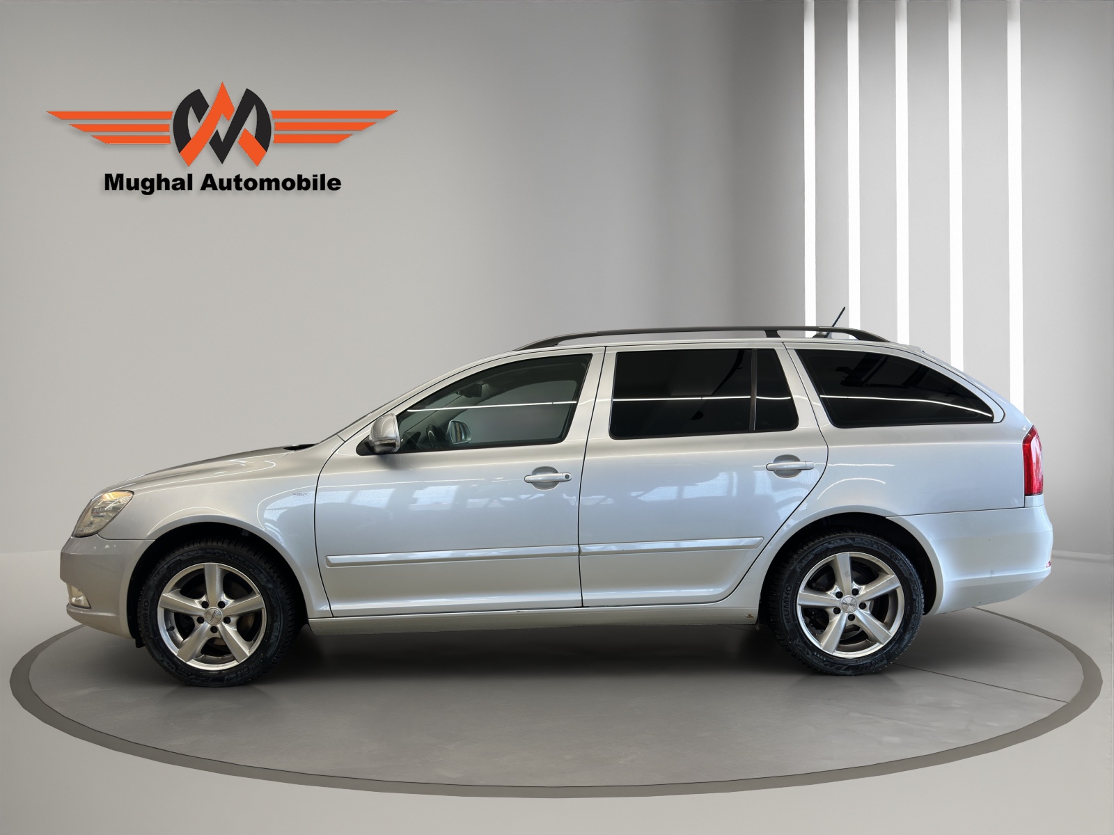 SKODA Octavia Combi 1.4 TSI Ambiente DSG-image-1