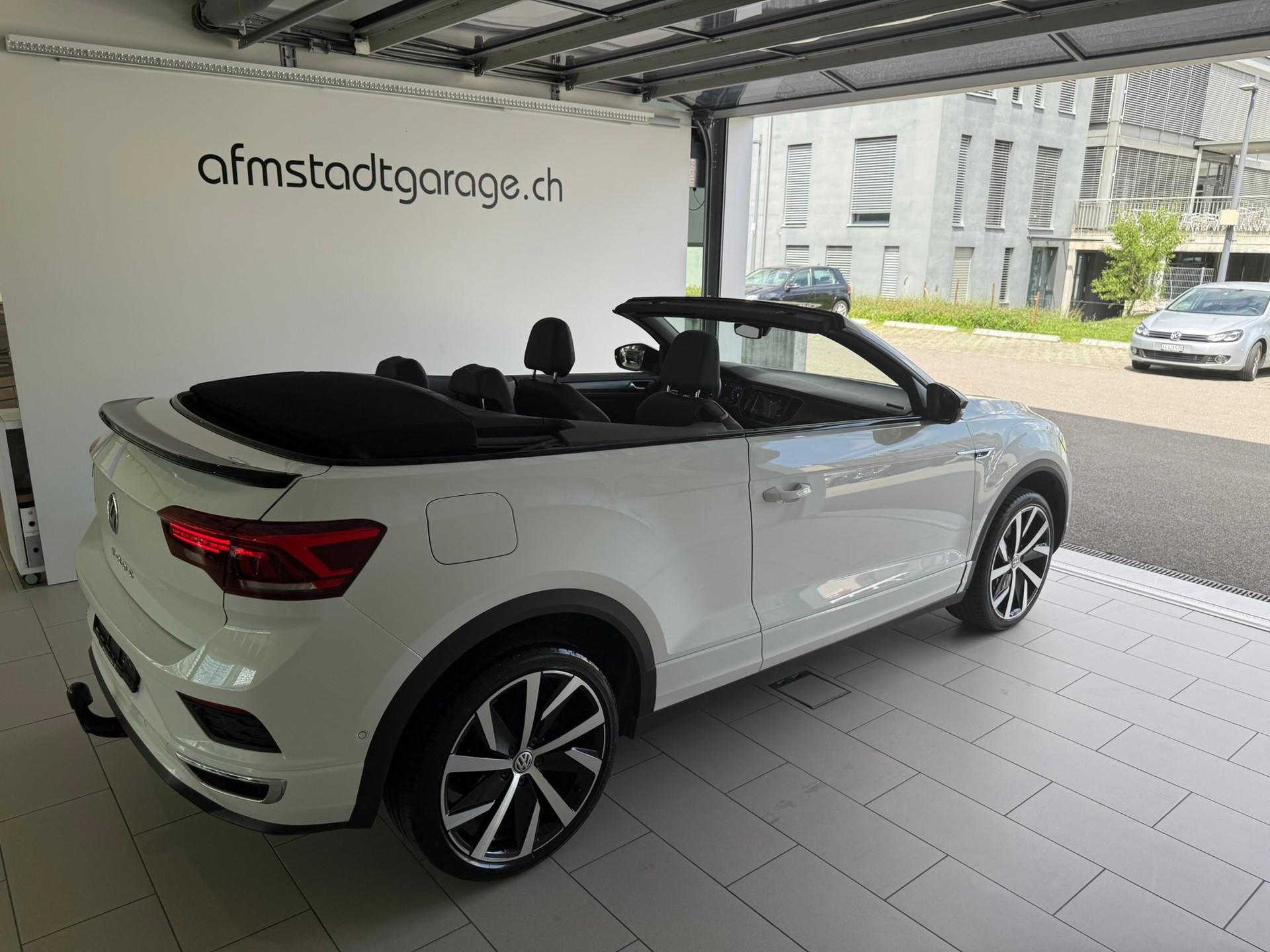 VW T-Roc Cabriolet 1.5 TSI EVO R-Line DSG-image-14