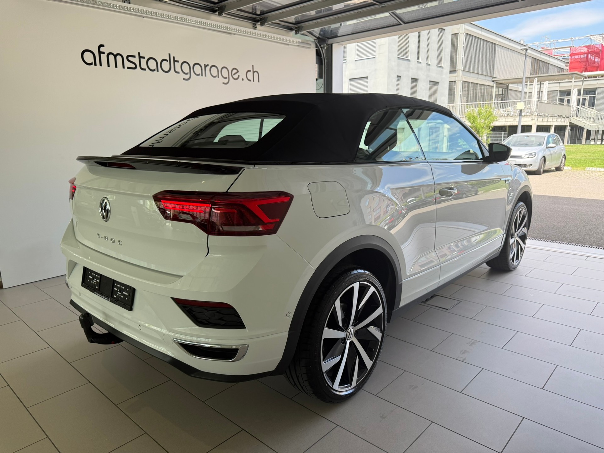 VW T-Roc Cabriolet 1.5 TSI EVO R-Line DSG-image-8