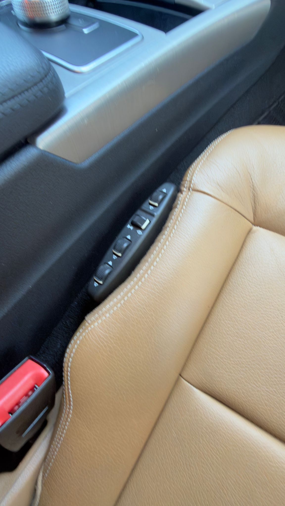 MERCEDES-BENZ E 300 CGI BlueEfficiency Avantgarde 7G-Tronic-image-14
