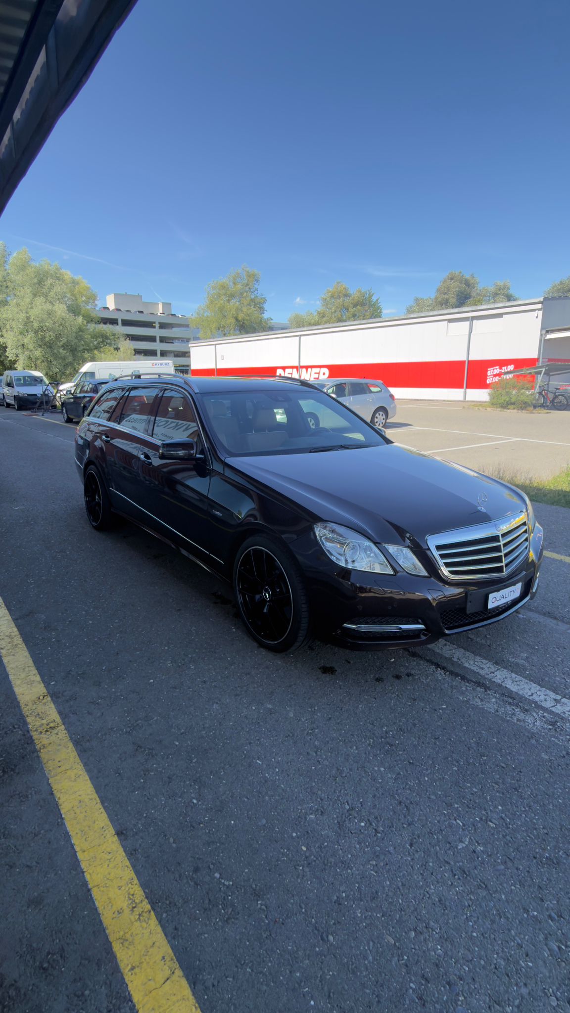 MERCEDES-BENZ E 300 CGI BlueEfficiency Avantgarde 7G-Tronic-image-2
