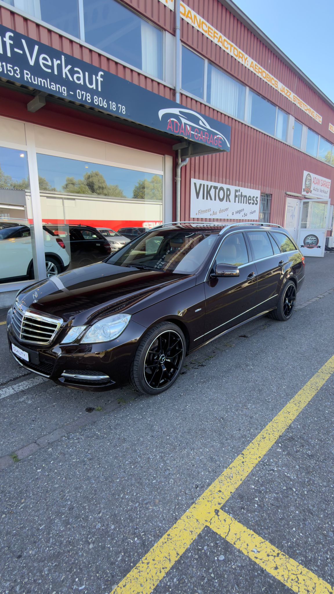 MERCEDES-BENZ E 300 CGI BlueEfficiency Avantgarde 7G-Tronic-image-1