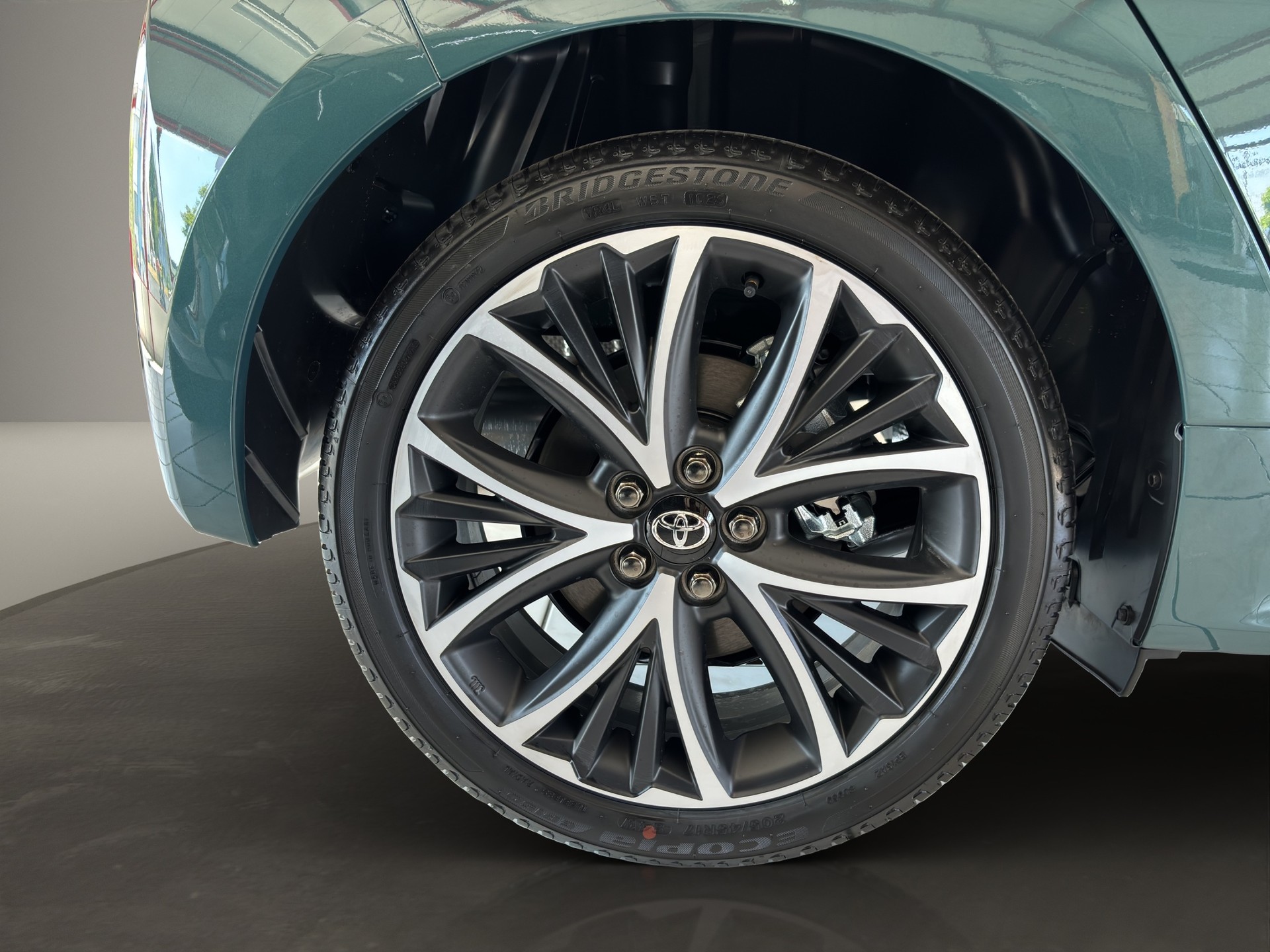 TOYOTA Yaris 1.5 Trend e-CVT-image-21