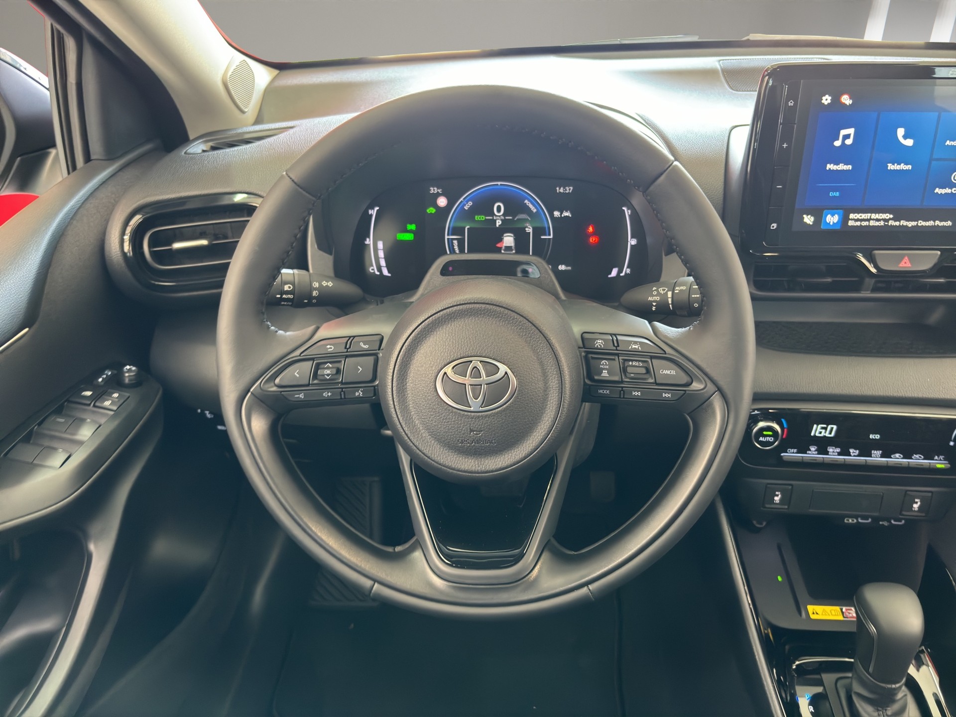 TOYOTA Yaris 1.5 Trend e-CVT-image-10
