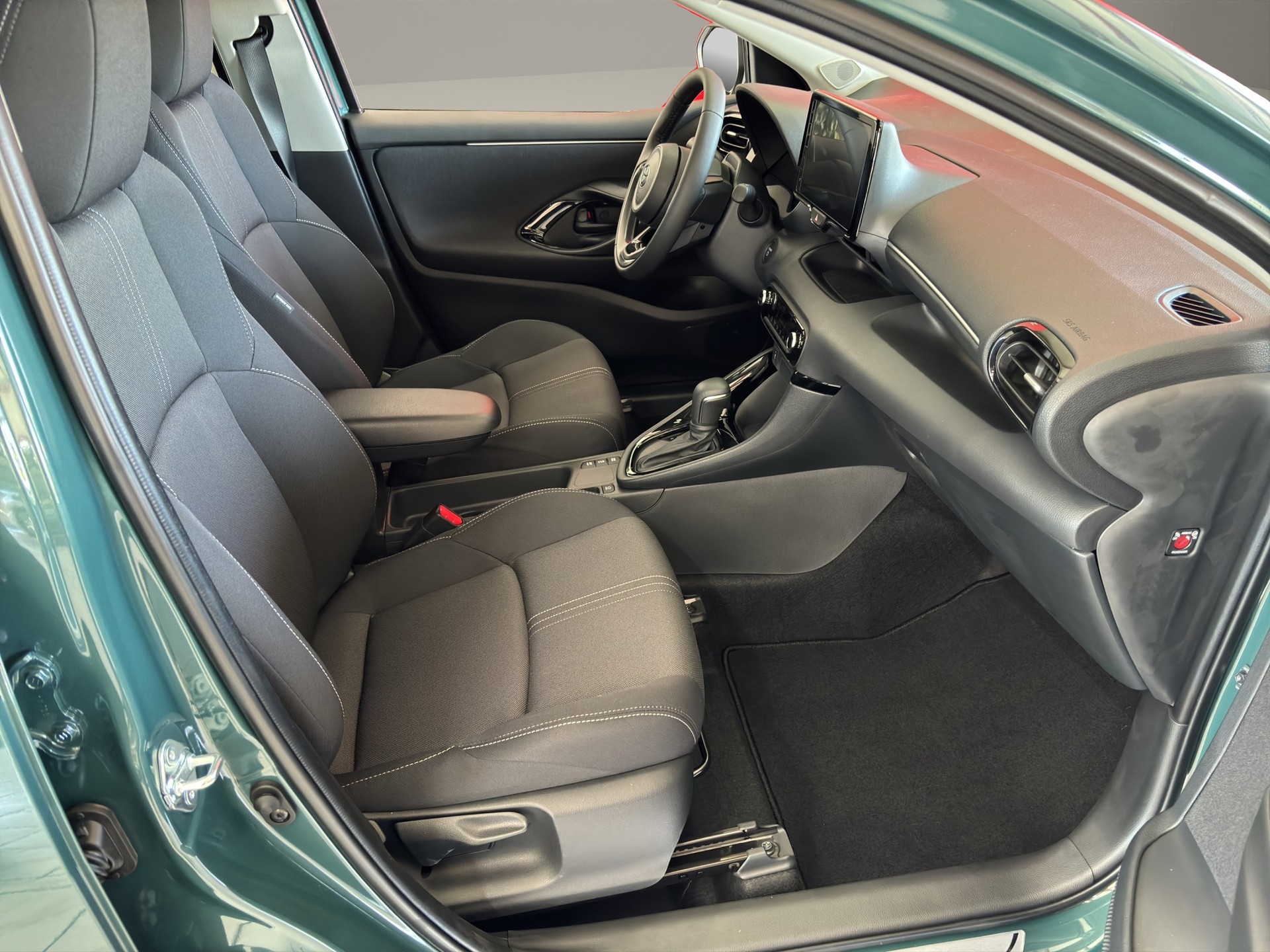 TOYOTA Yaris 1.5 Trend e-CVT-image-15