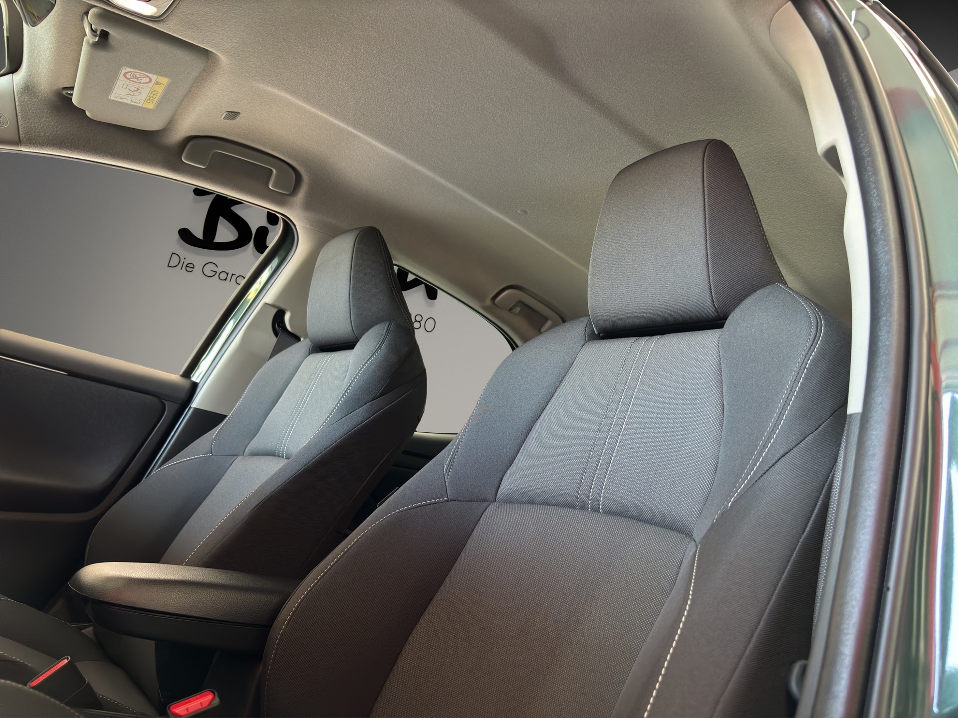 TOYOTA Yaris 1.5 Trend e-CVT-image-22