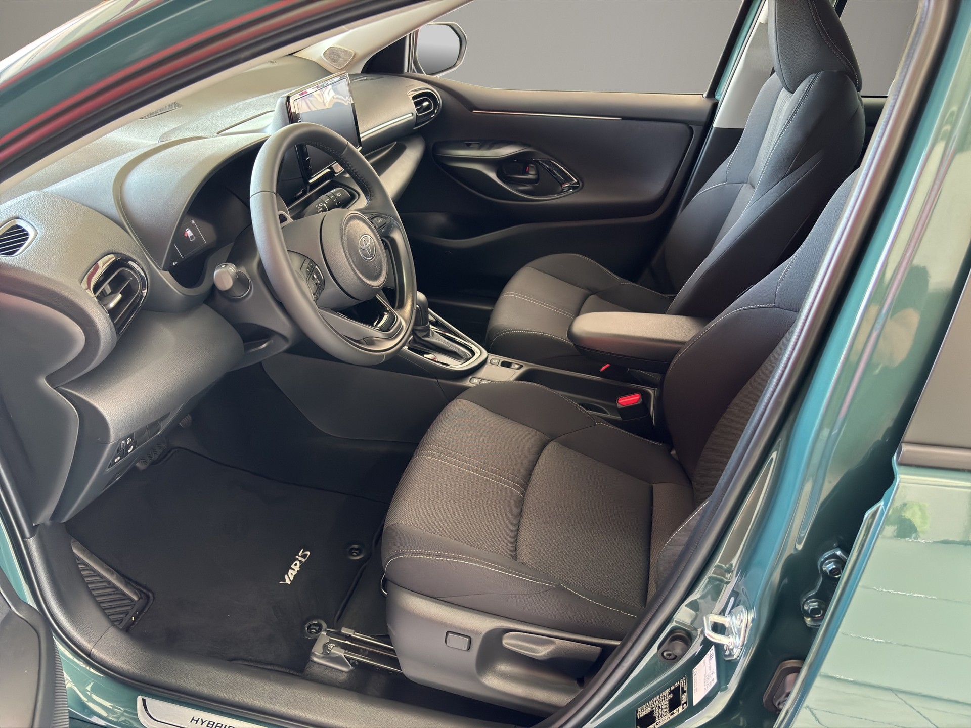 TOYOTA Yaris 1.5 Trend e-CVT-image-9