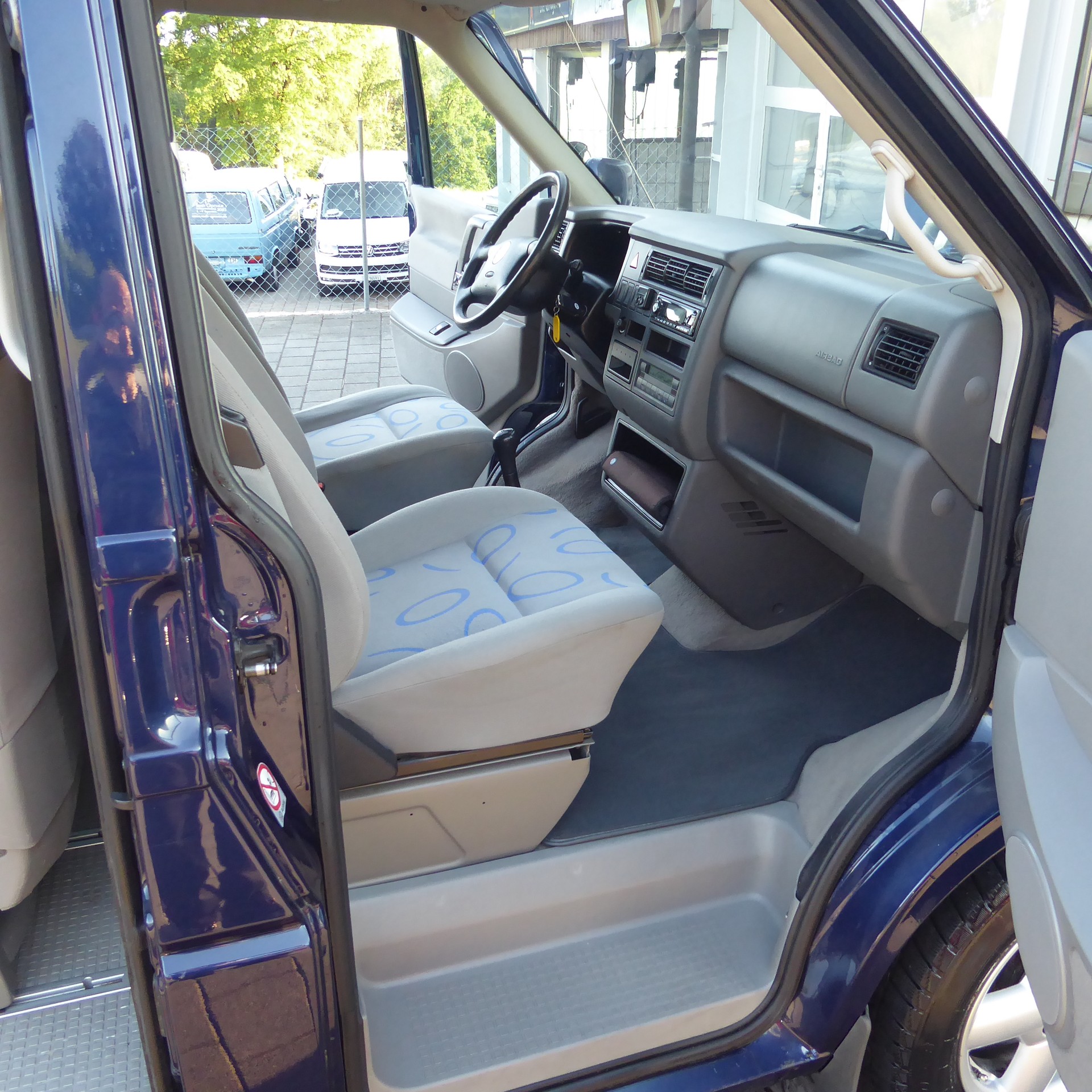VW T4 Multivan 2.5TDI ABS-image-6