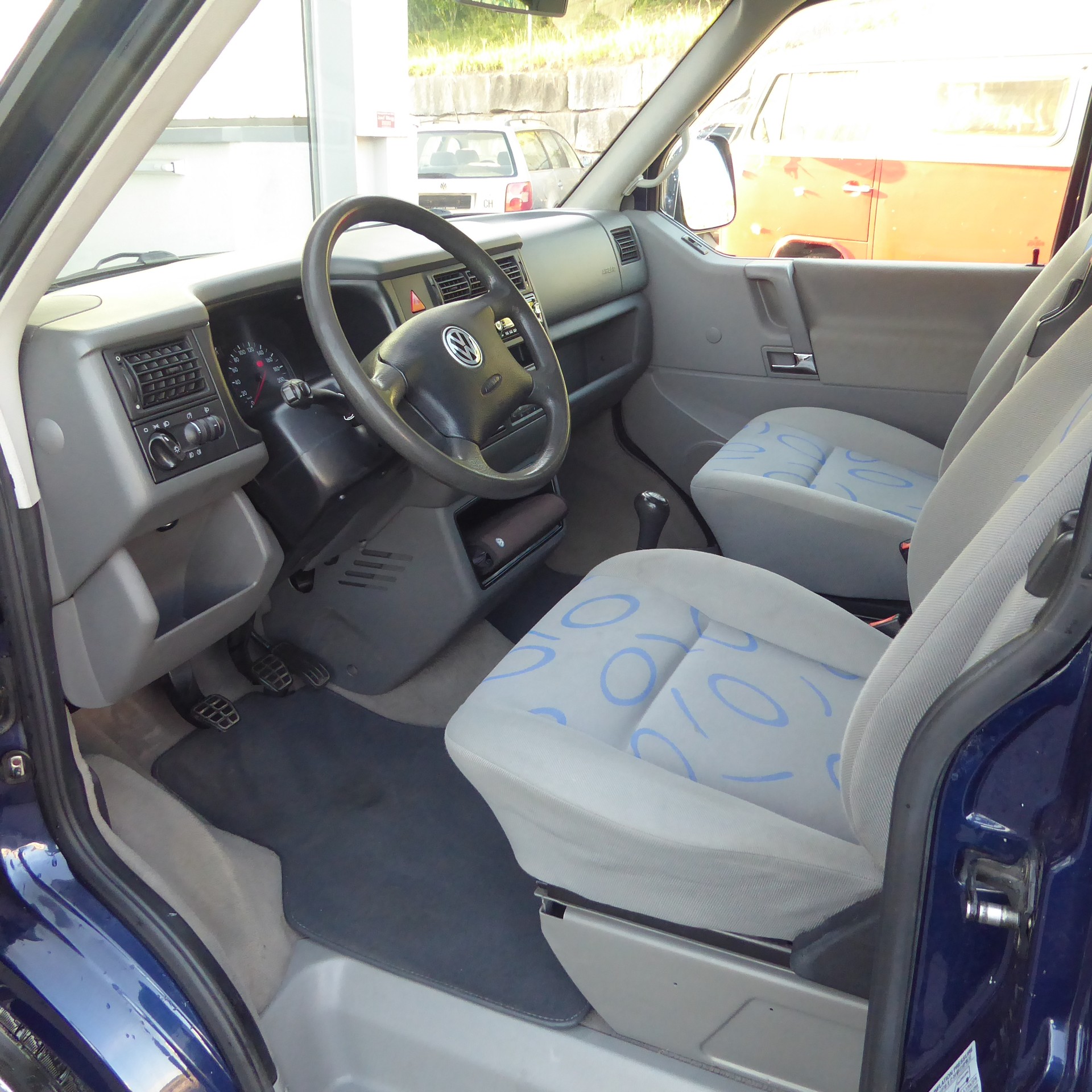 VW T4 Multivan 2.5TDI ABS-image-5