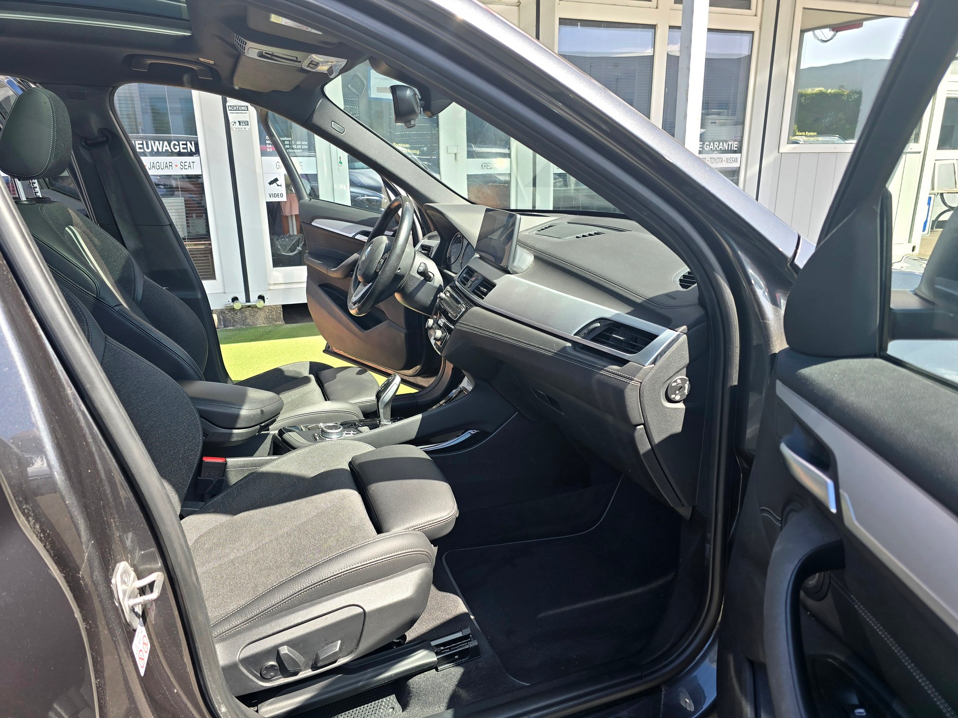 BMW X1 xDrive 20d Sport Line Steptronic-image-12
