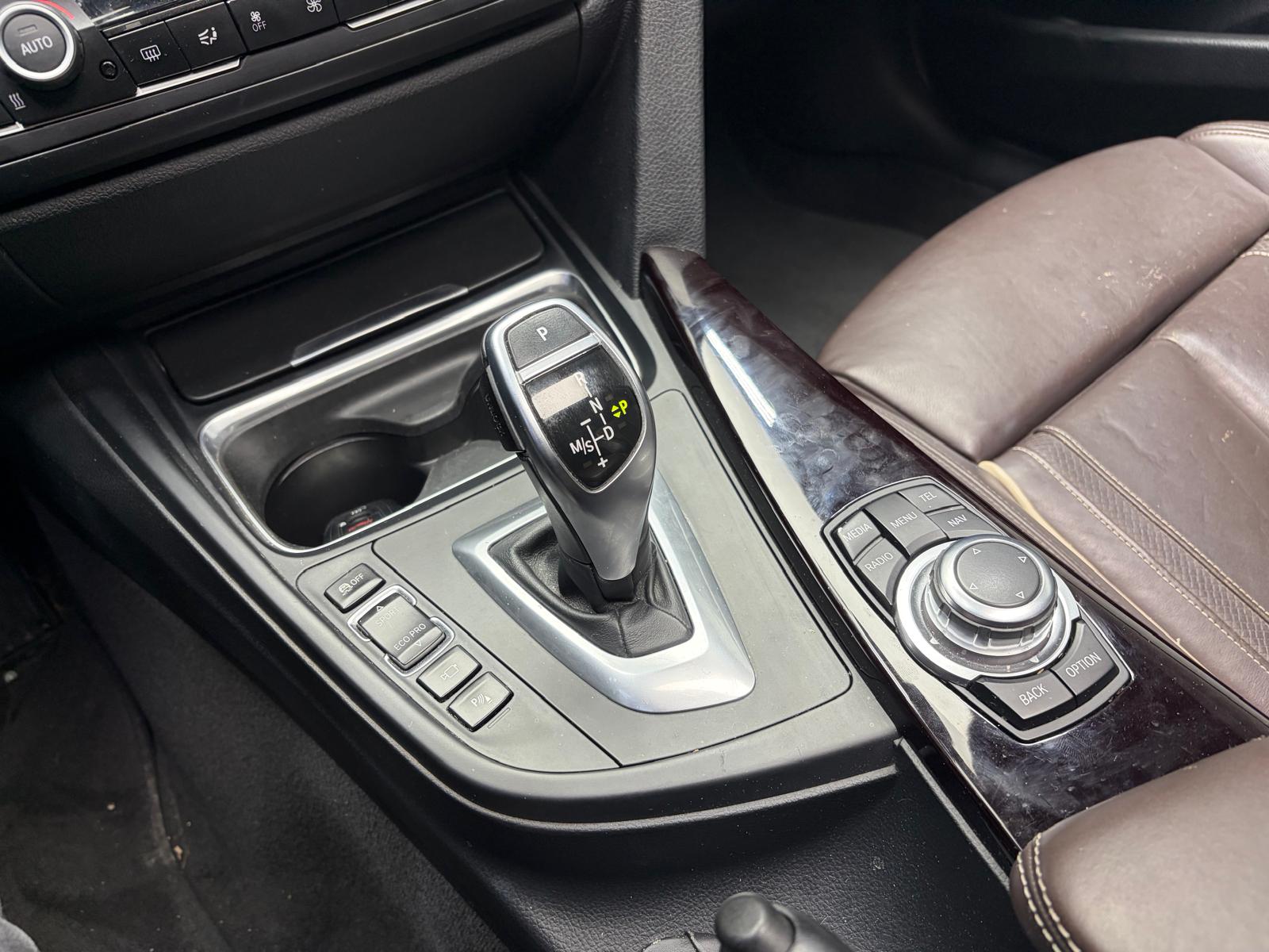 BMW 335i xDrive Sport Line Steptronic-image-24