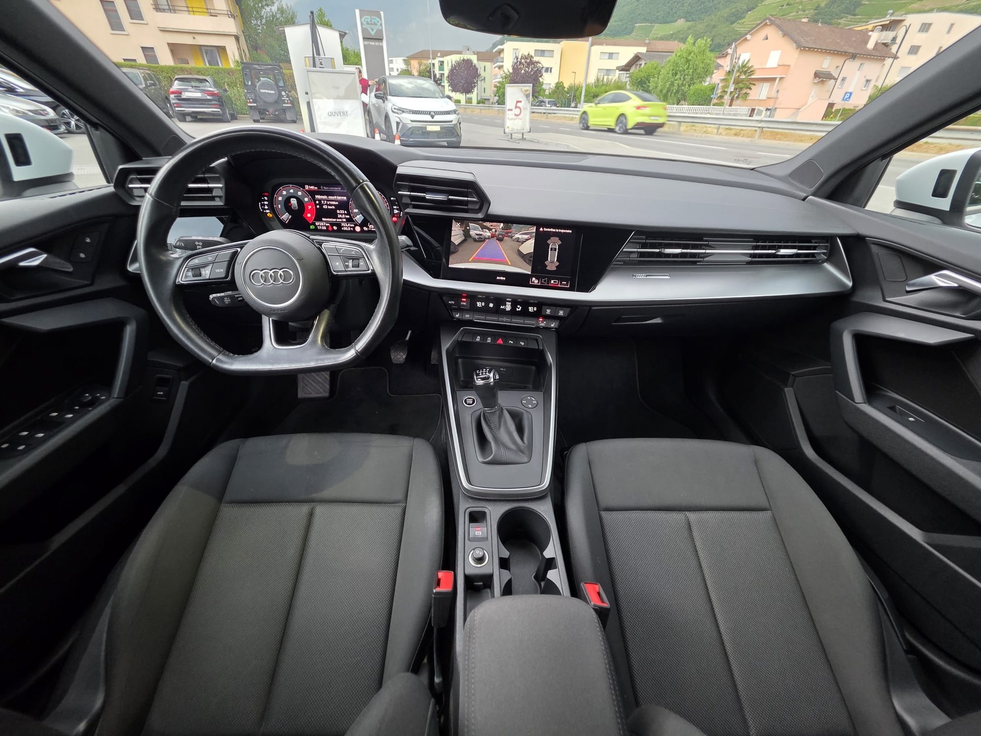 AUDI A3 Sportback 35 TFSI Attraction-image-8