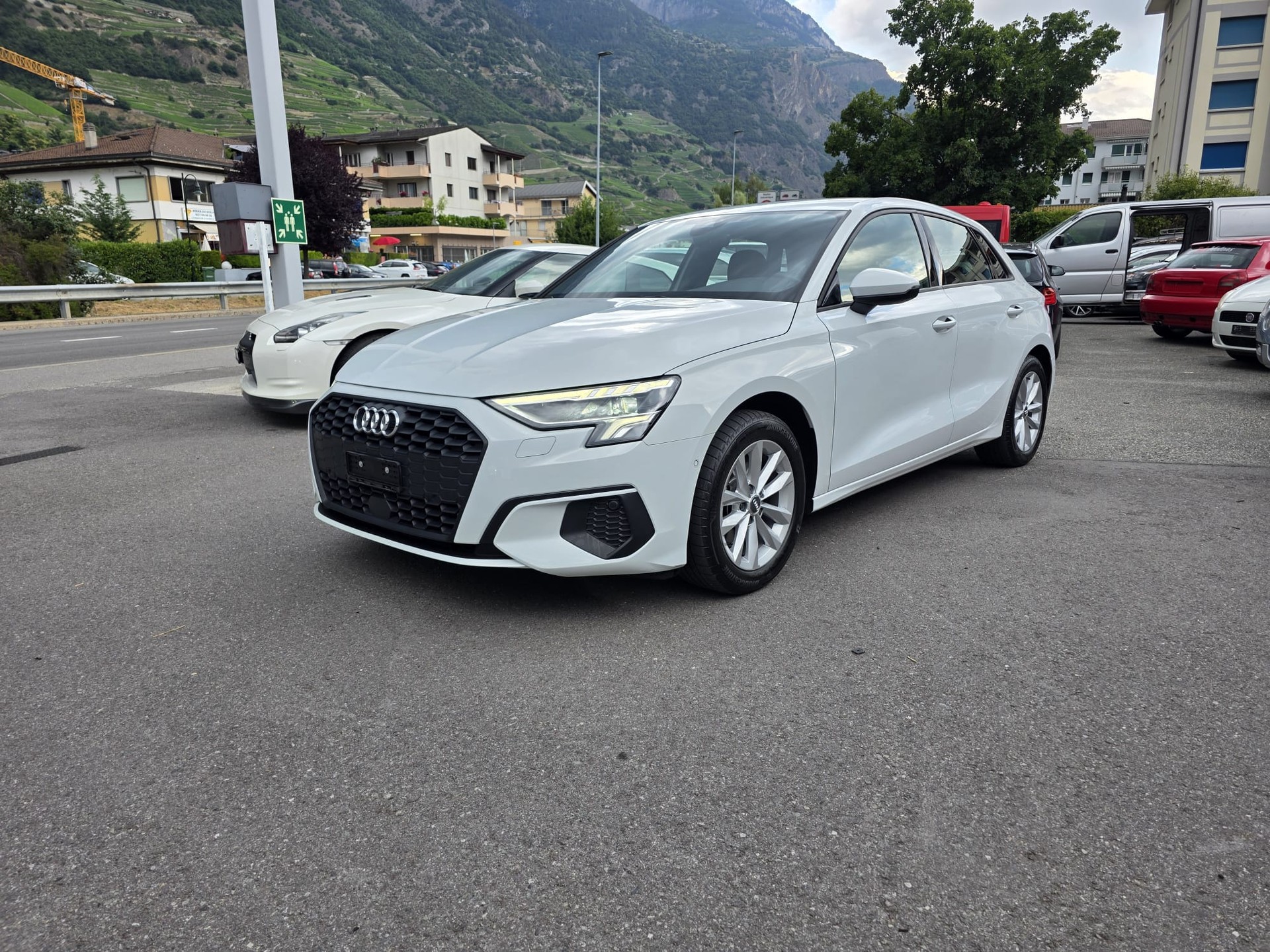 AUDI A3 Sportback 35 TFSI Attraction-image-0