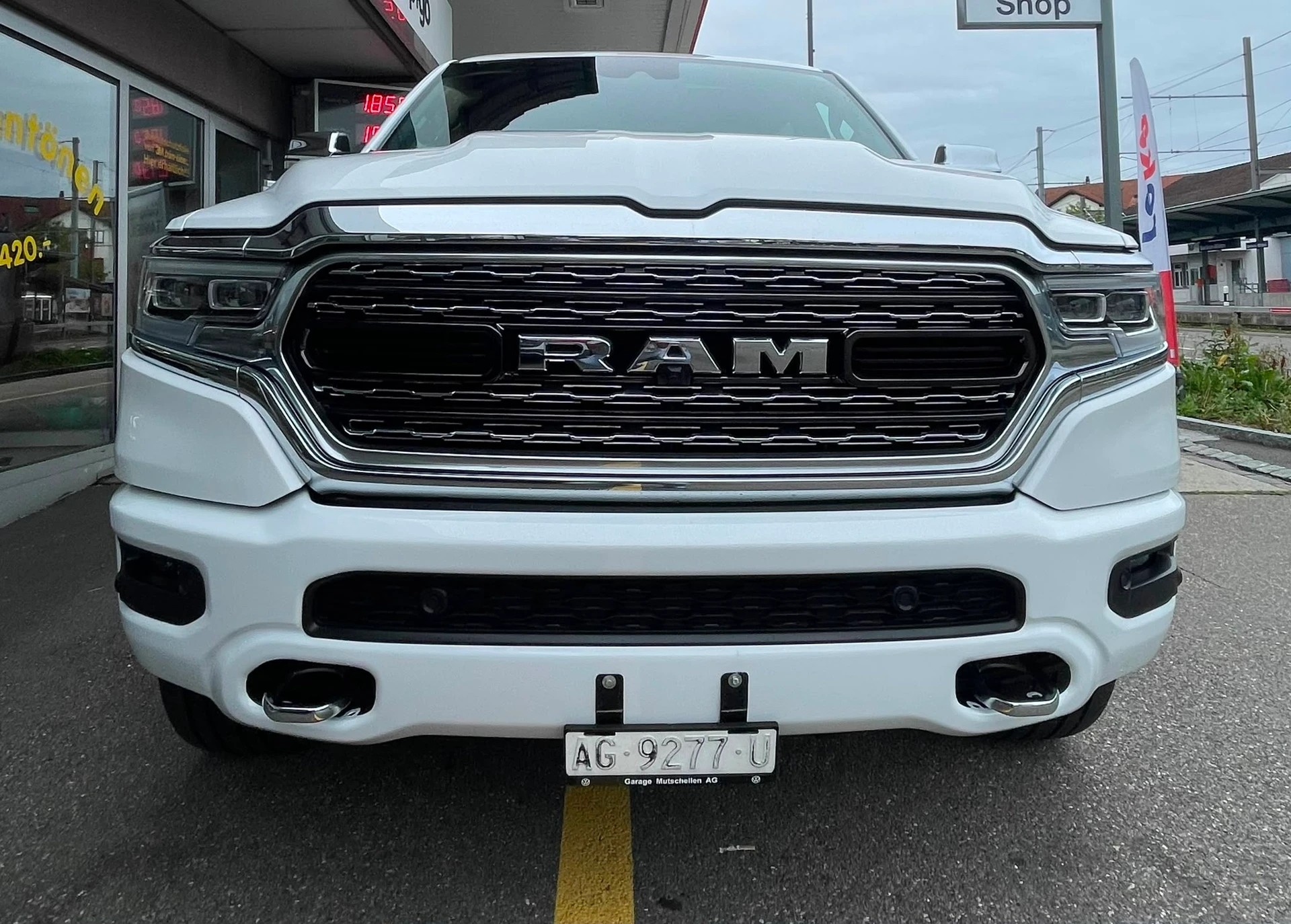 DODGE RAM 1500 Limited Facelift 5.7 HEMI V8 MDS VVT | 3.5 t Anhängelast | Vollausstattung-image-2