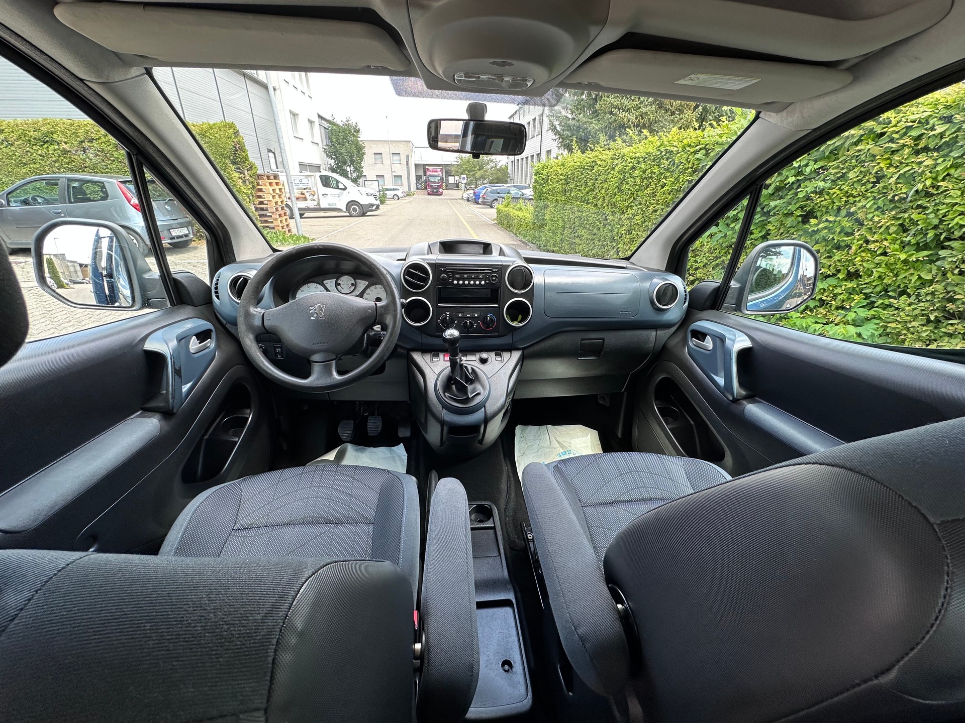 PEUGEOT Partner 1.6 HDI Trendy-image-6