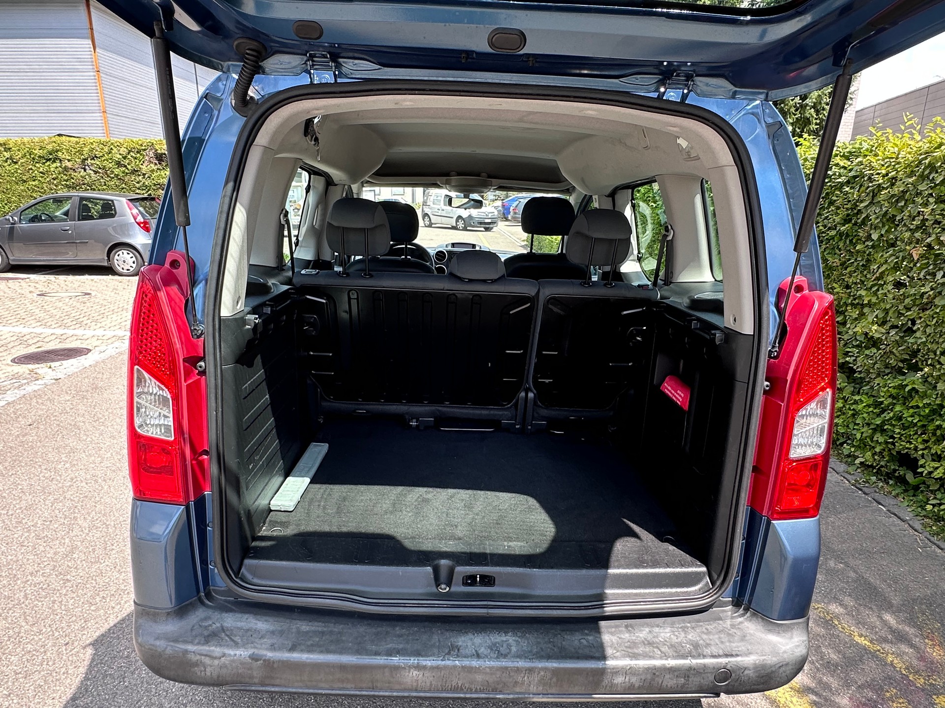 PEUGEOT Partner 1.6 HDI Trendy-image-15